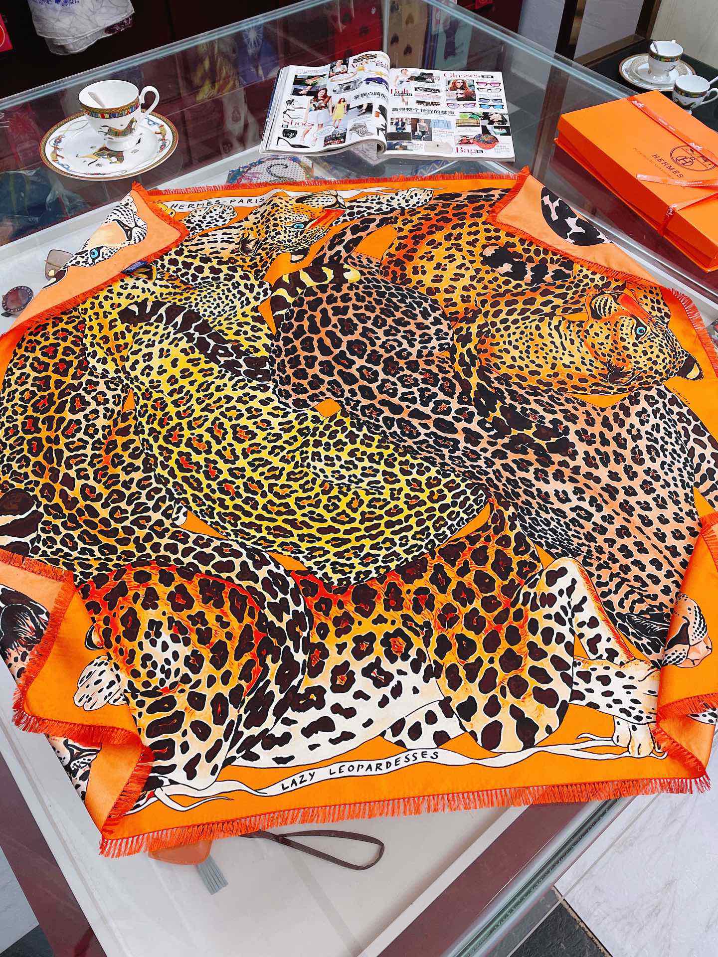 Hermes - шарф Lazy Leopard 90