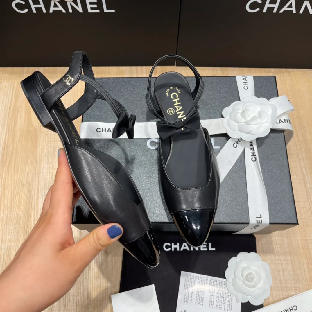 Chanel - Черные балетки с закрытым носком