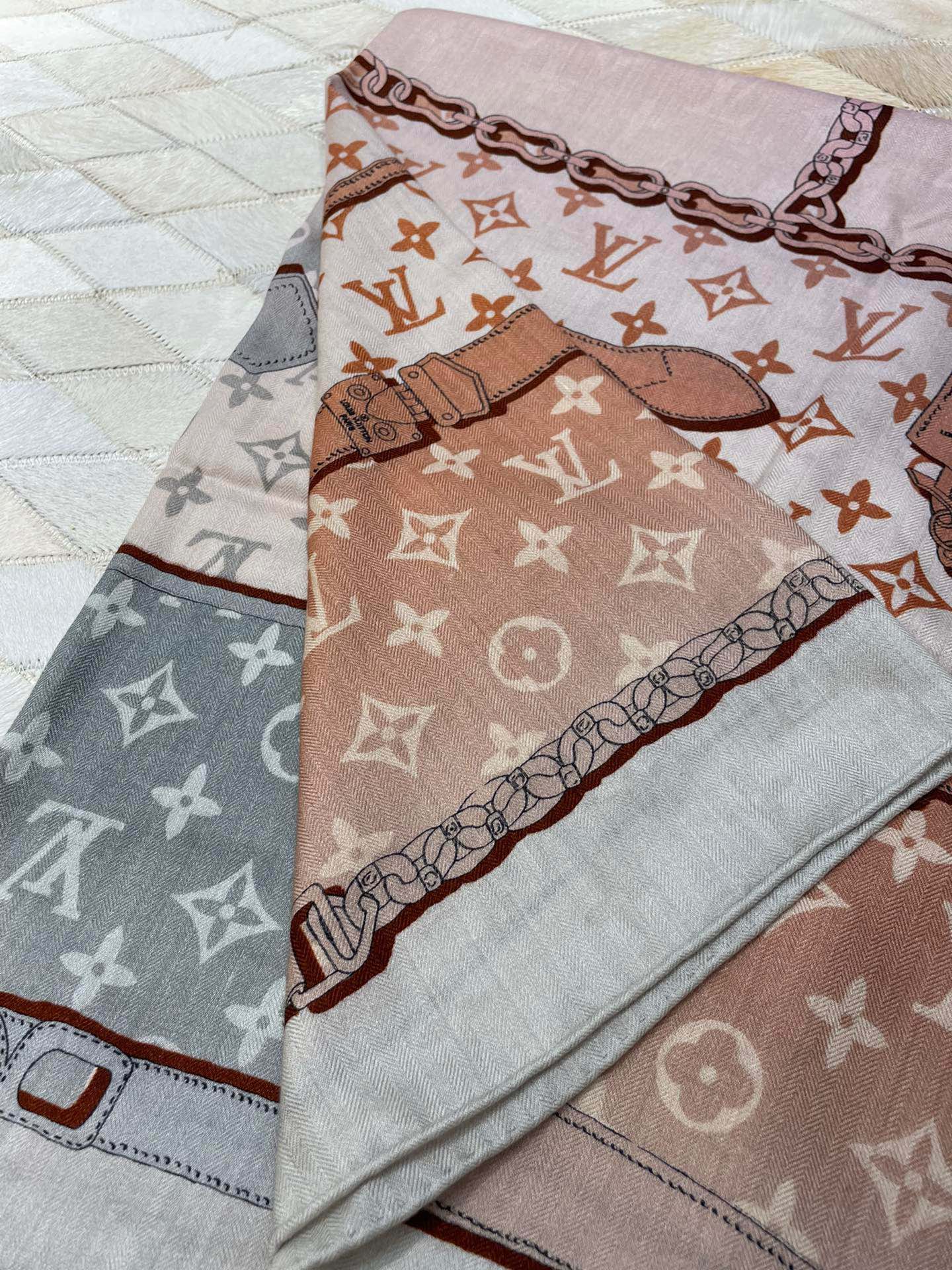 LV - Двусторонний шарф, 110 см - Материал: детский флис