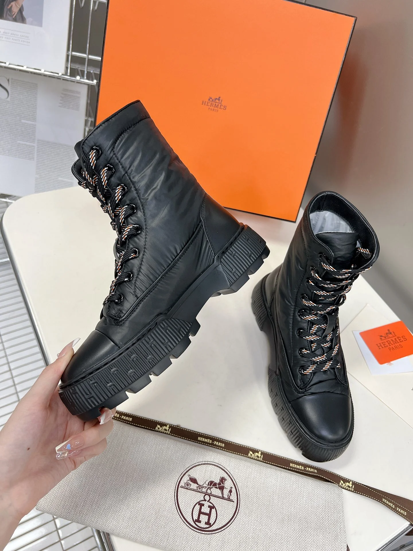 Новинка сезона осень/зима 2022 от Hermes - короткие сапоги и пуховые сапоги - 1