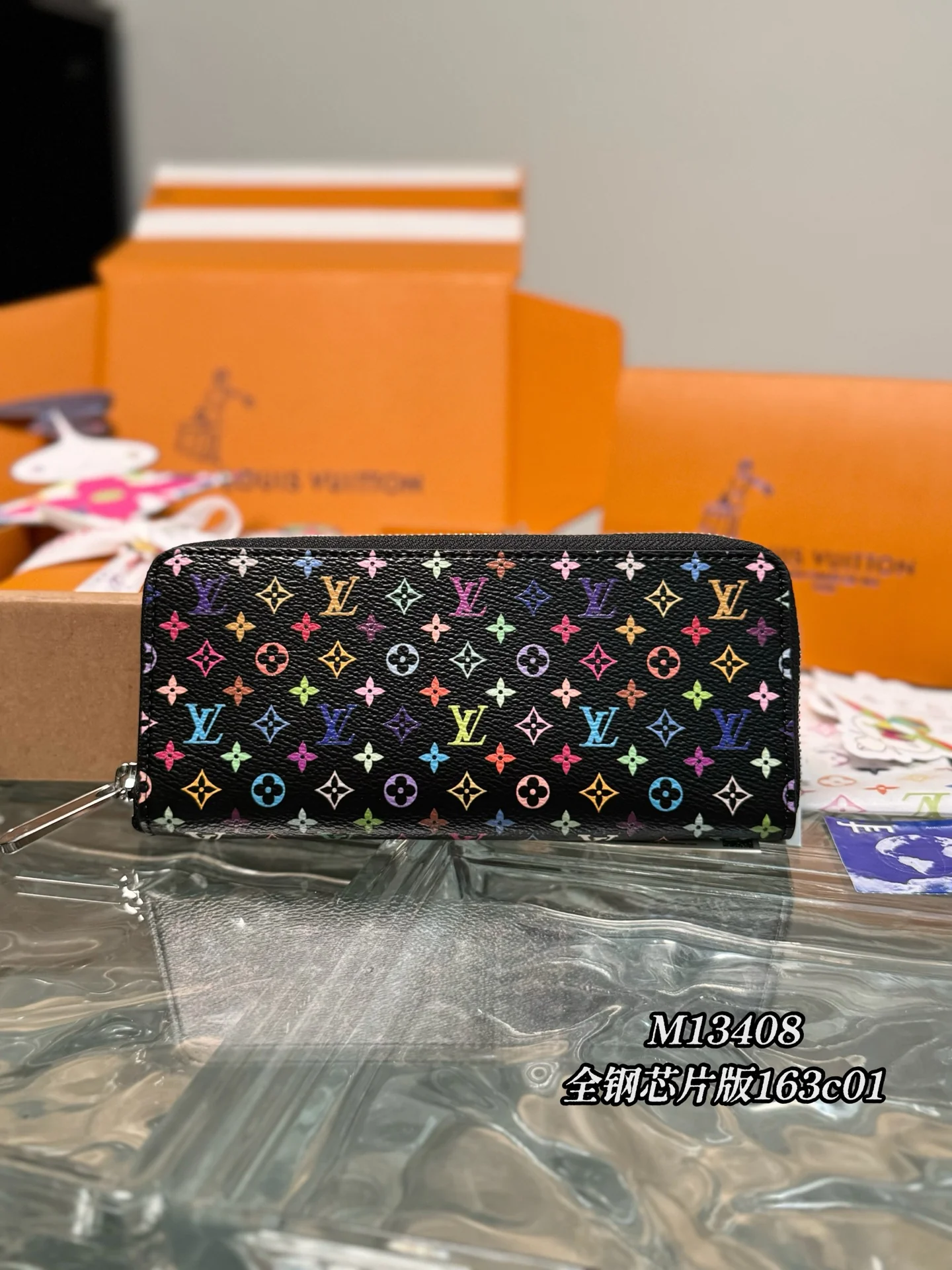 LV-m13408-clemence кошелек-радужный черный