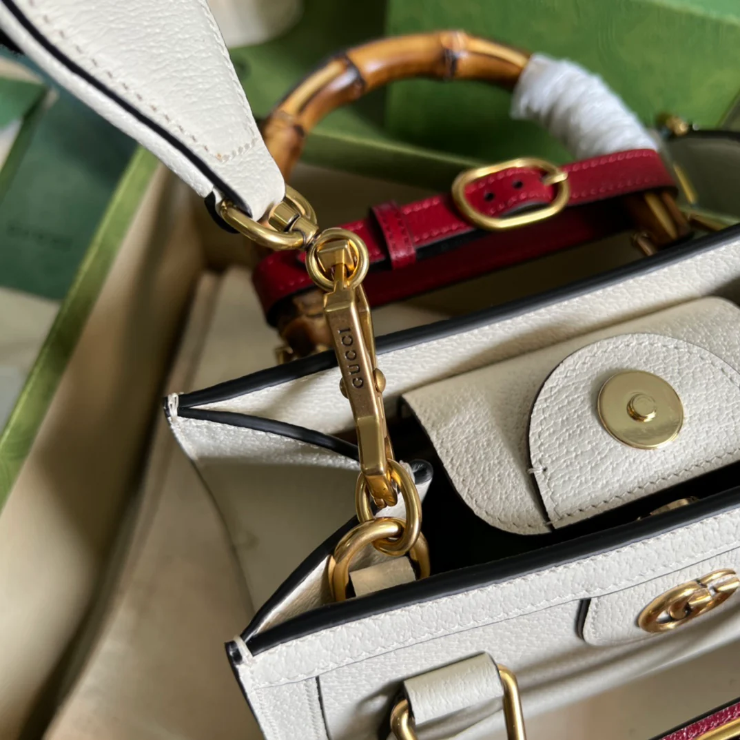 Сумка Gucci Bamboo — маленькая сумочка — 20x16x10 см — белая кожа