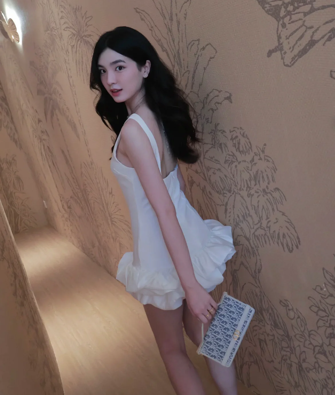 Сумка-цепочка Dior Montaigne Cigale - бежевый