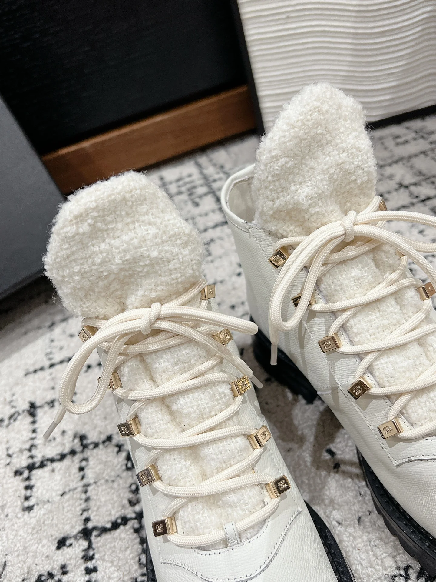 Ботинки Chanel Dr. Martens 2024 — белые