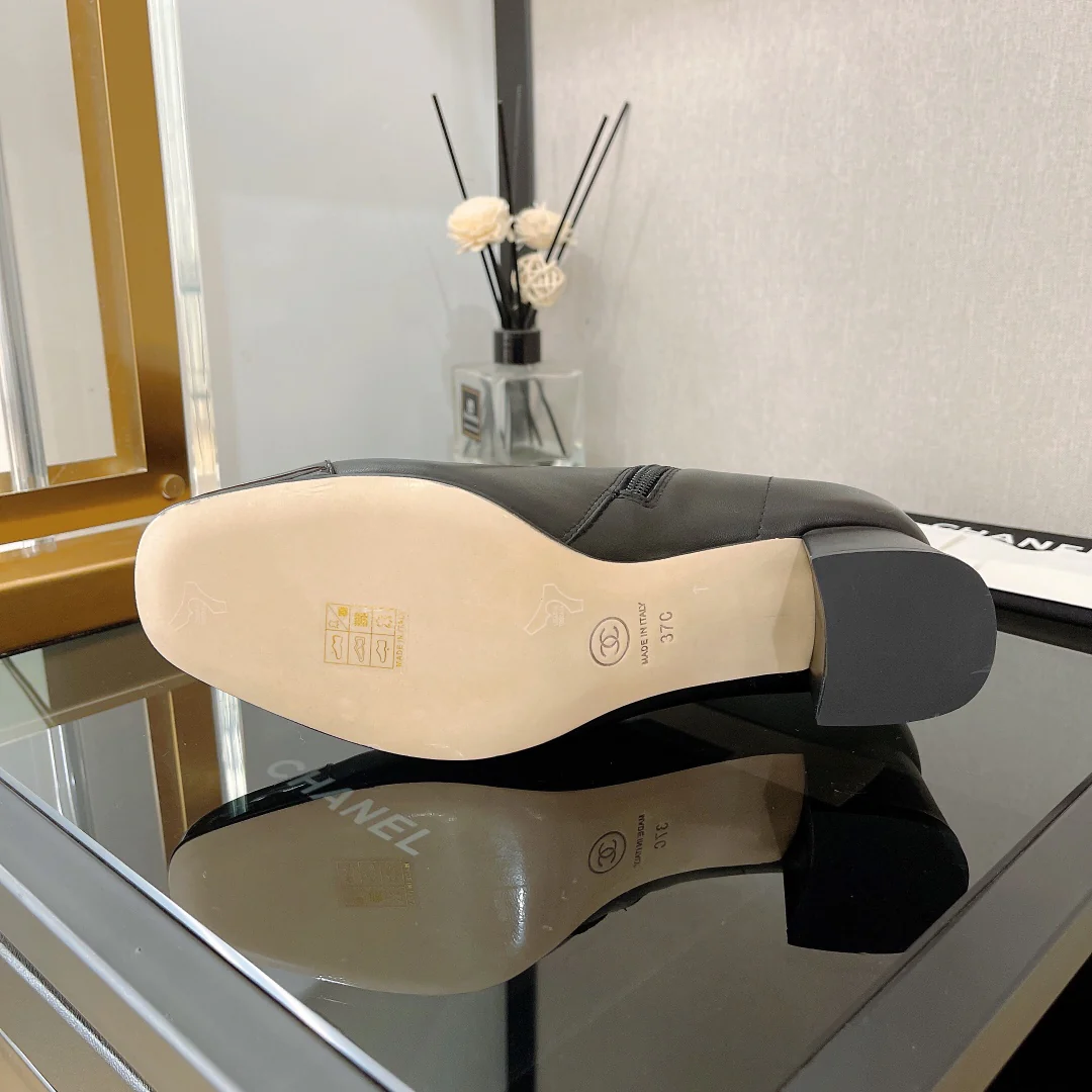 Chanel - Ботильоны на меховой подкладке - Черно-коричневые