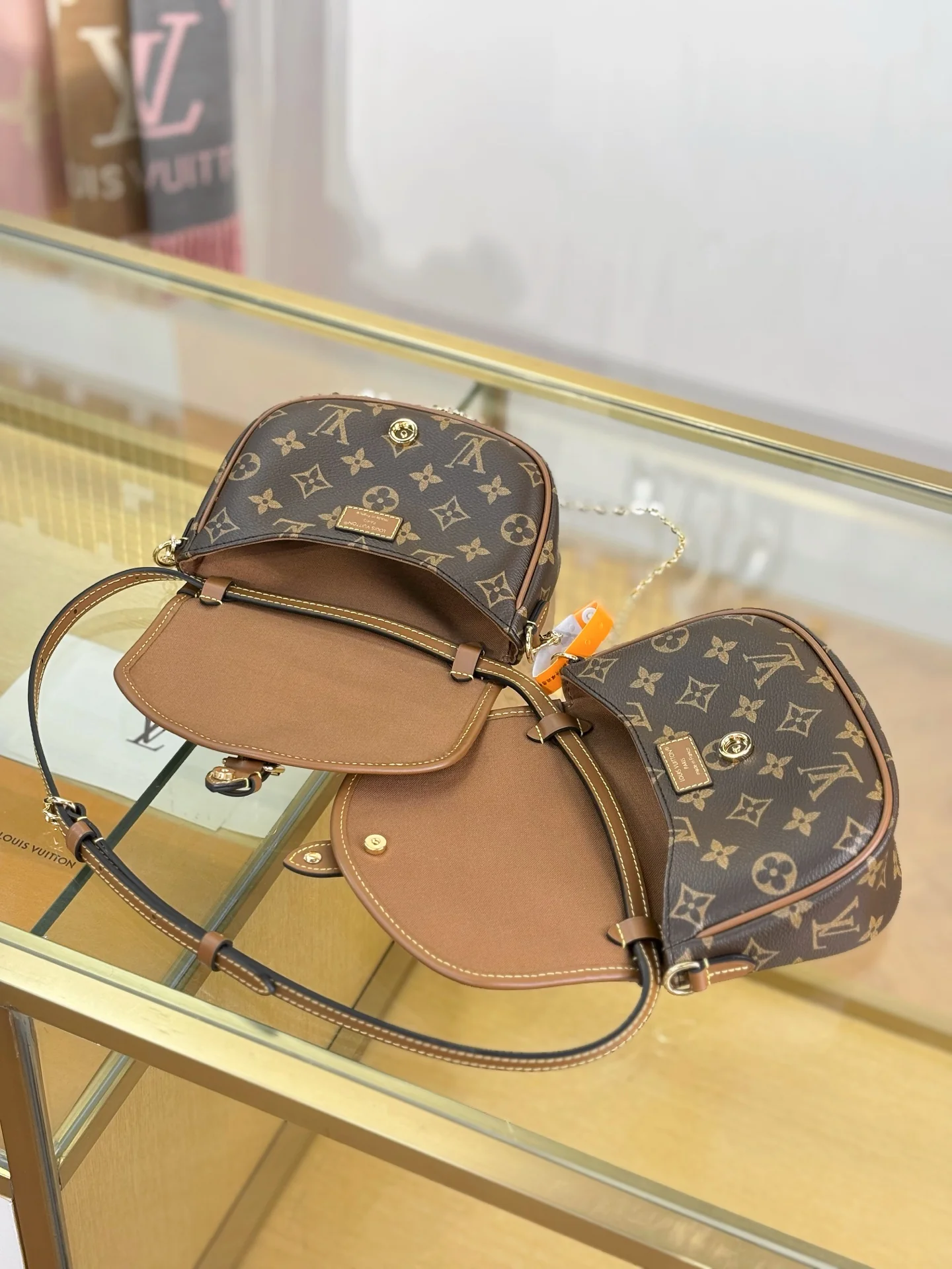 LV-m26592-duo-bb-handbag