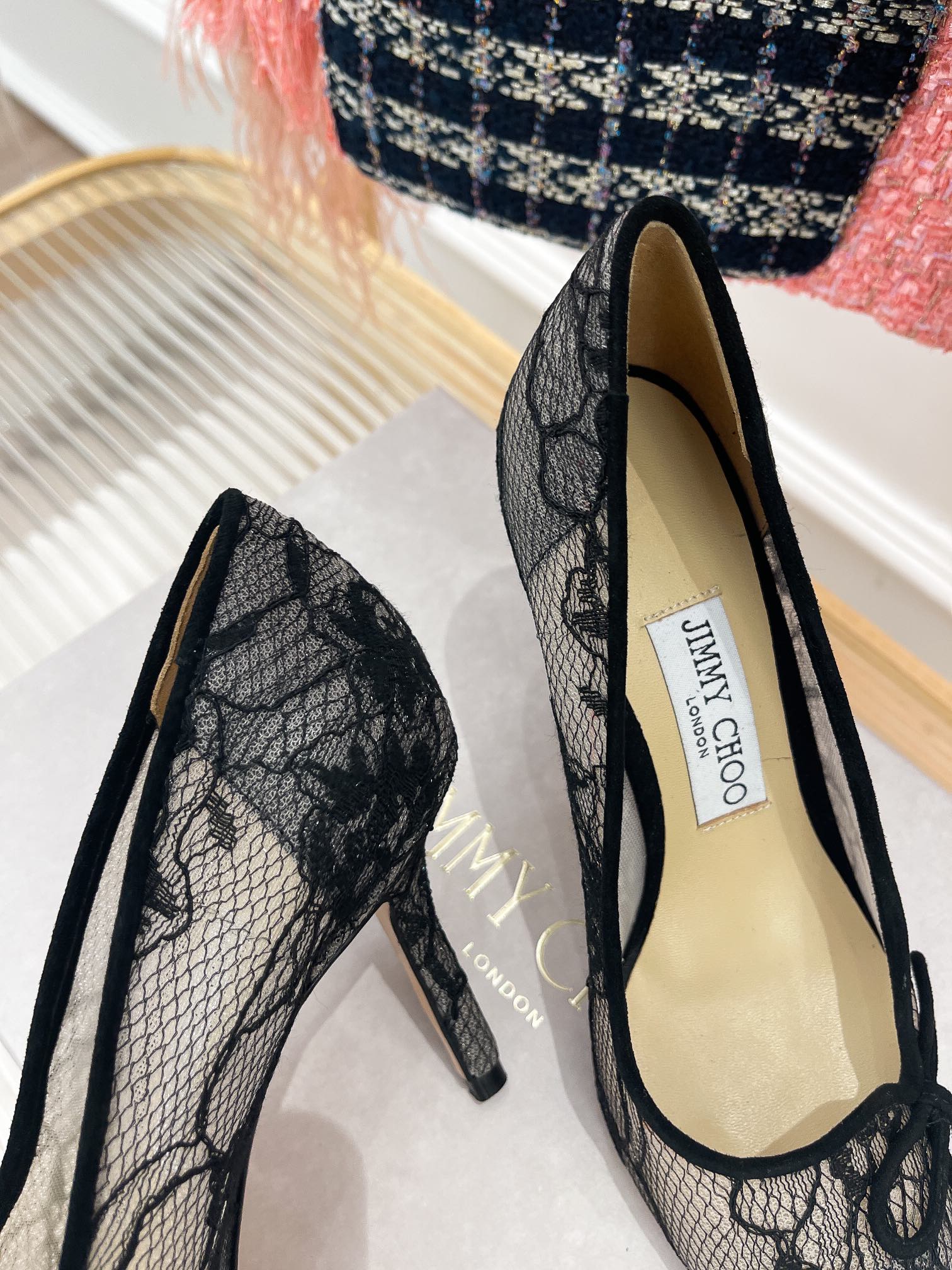 Jimmy - Новинка сезона весна/лето 2022 - Туфли на высоком каблуке с бантом и кружевом - 1