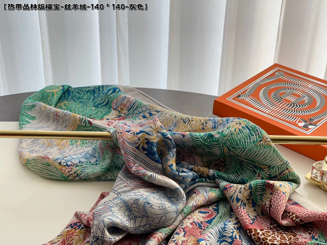 Носовой платок Hermes Tropical Jungle из кашемира (140 г)