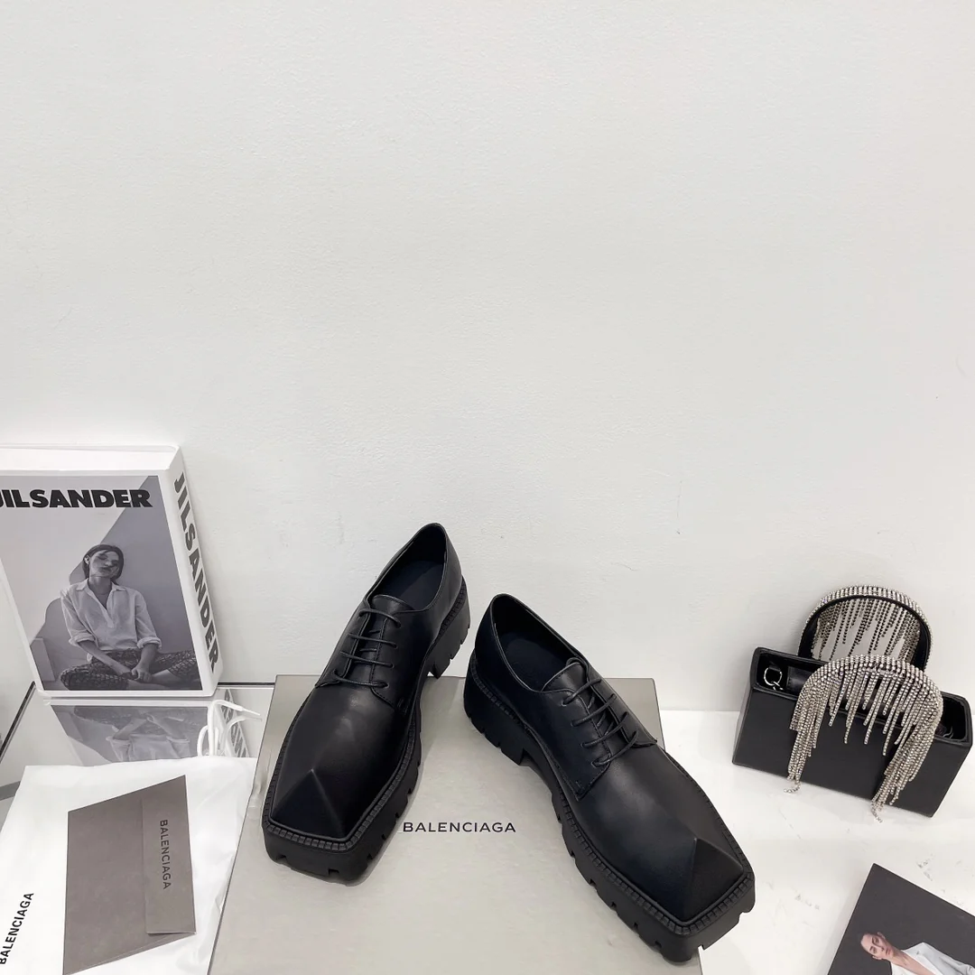 Туфли-дерби Balenciaga с квадратным носком