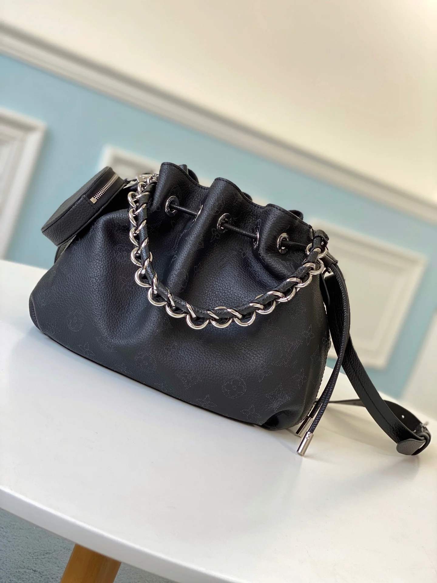 m55798-LV-muria-bucket bag-black