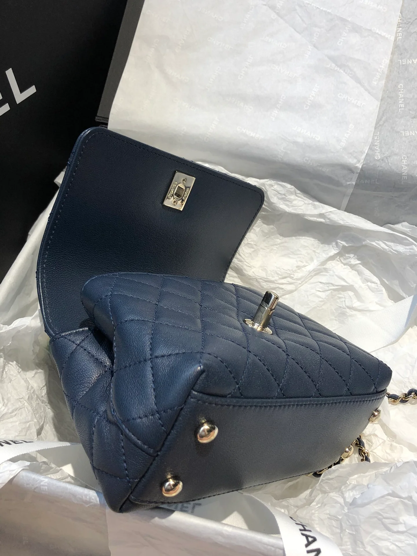 Мини-сумочка Chanel Coco Handle Rainbow Bag - темно-синяя