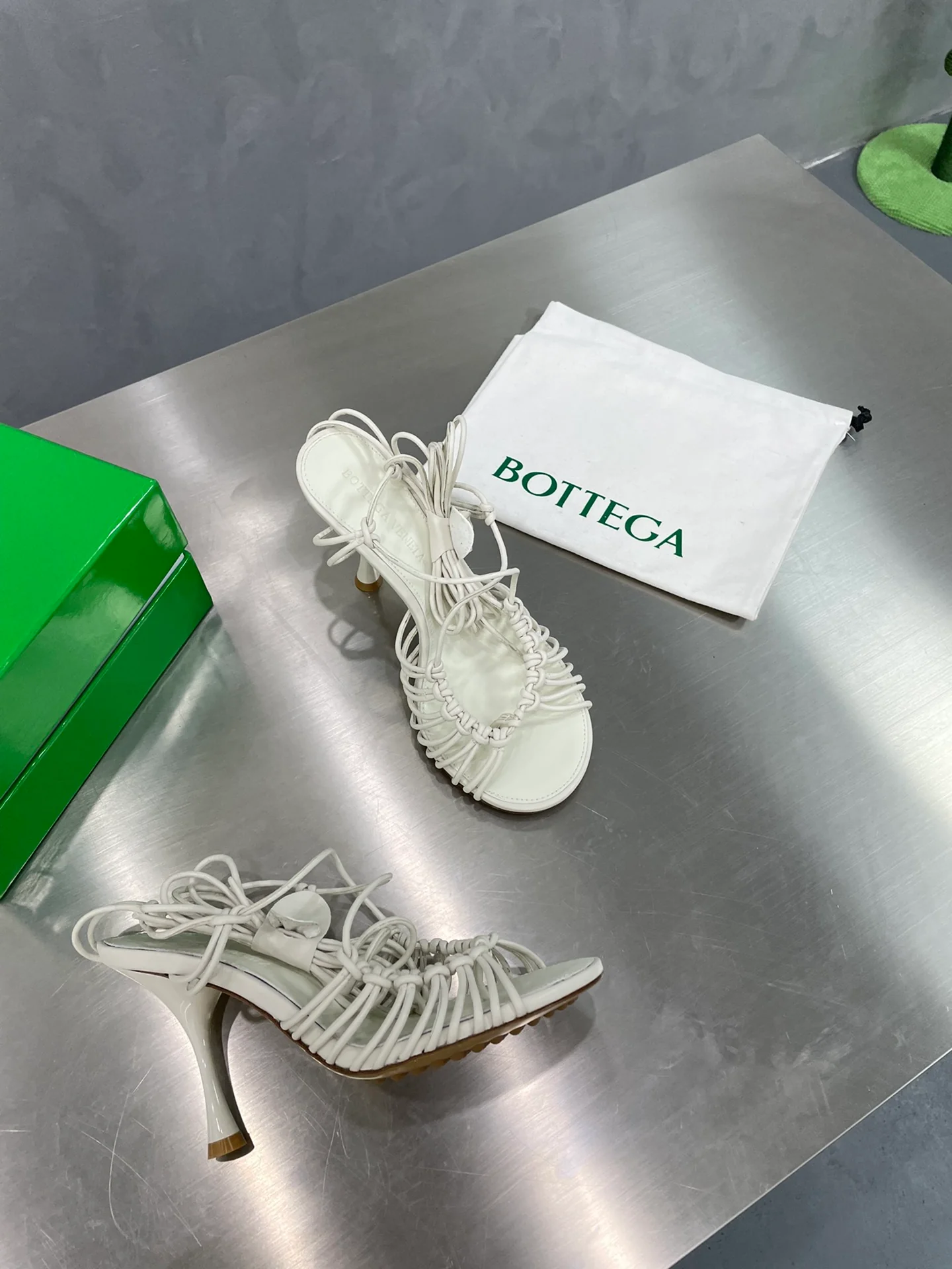 BV - Плетеные шпильки