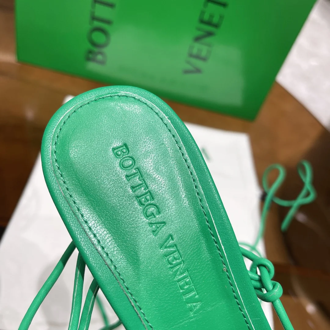 BV - Зеленые плетеные туфли на каблуках