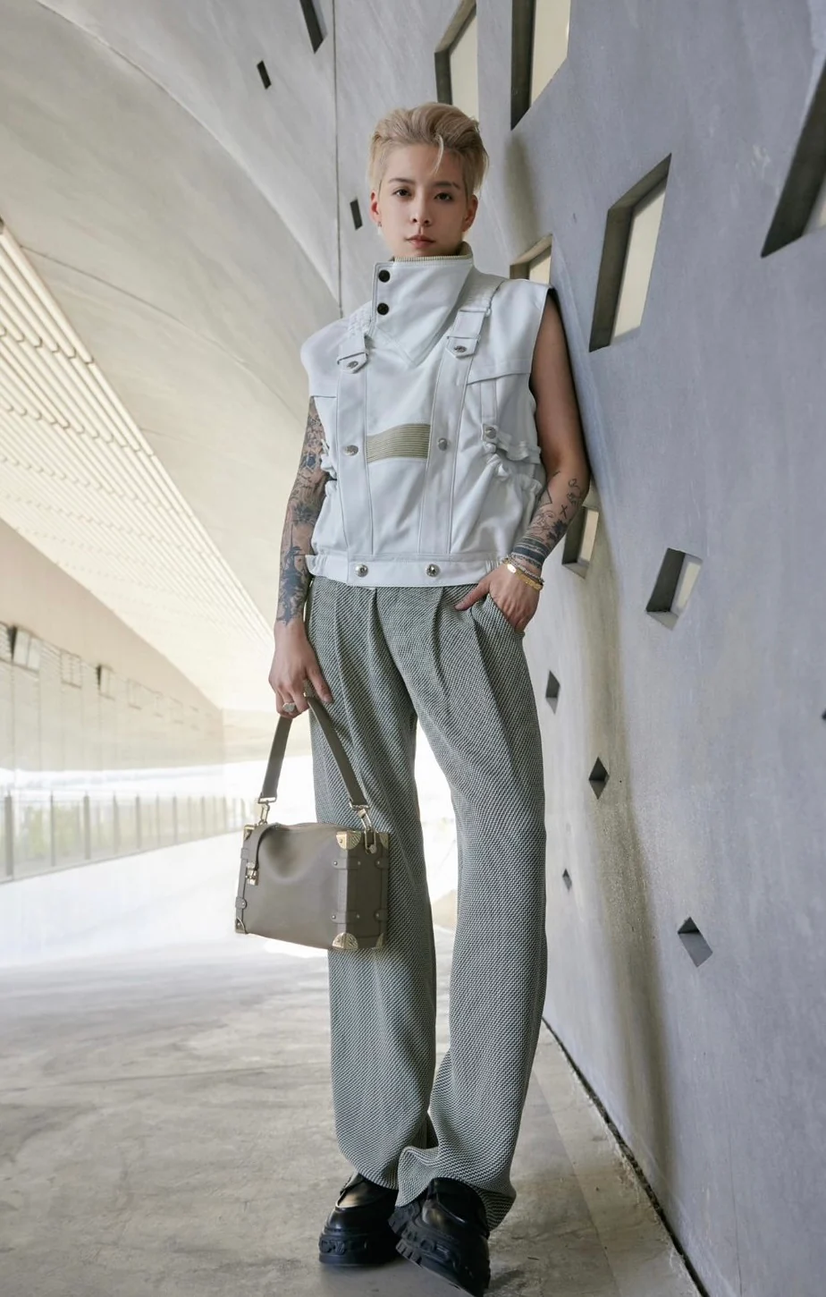 m83080-LV-side-trunk-pm chain bag-brown-1