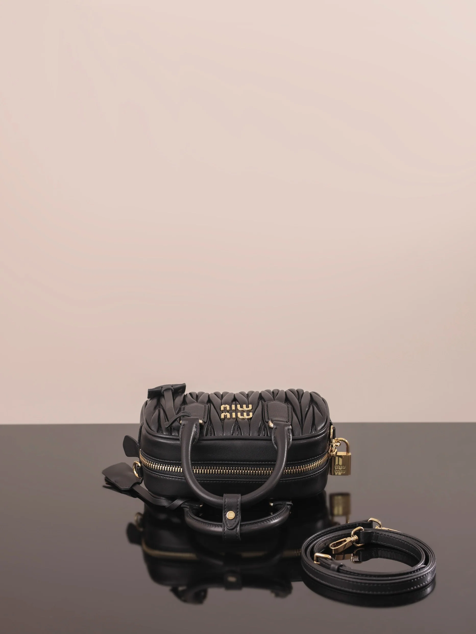 Miu Miu-5bb142m1200-??????-??????-Черный