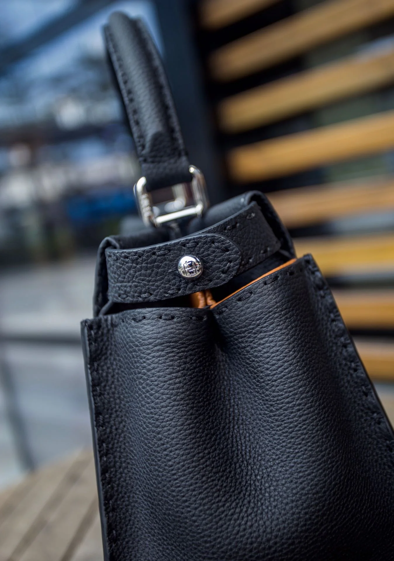 Сумка Fendi Peekaboo Medium из черной кожи - 3