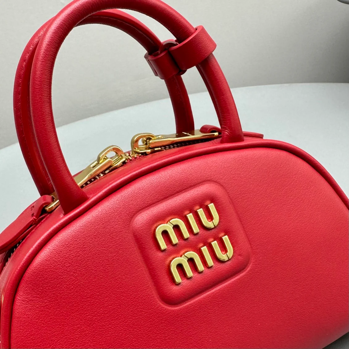 Сумка для боулинга Miu Miu - красная