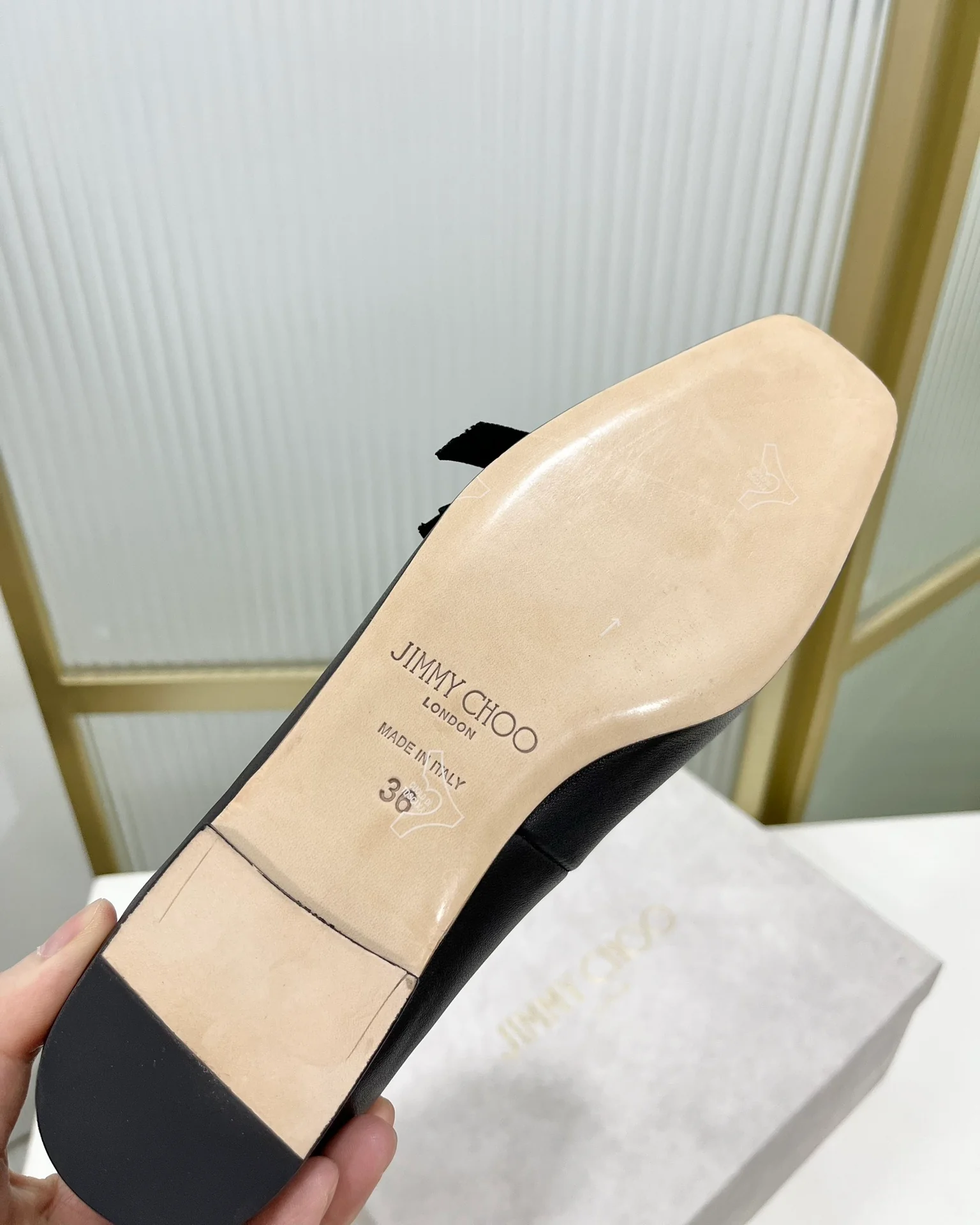 Jimmy - Новинка 2023 года - Туфли-балетки с квадратным носком и принтом из тесьмы - Черные