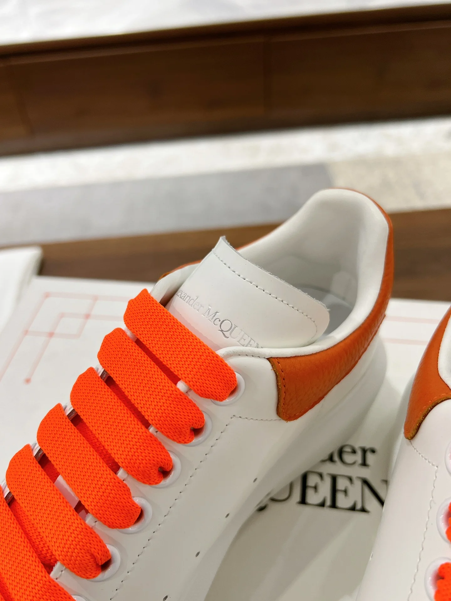 Скейтбордные кроссовки McQueen 2024 — оранжевые