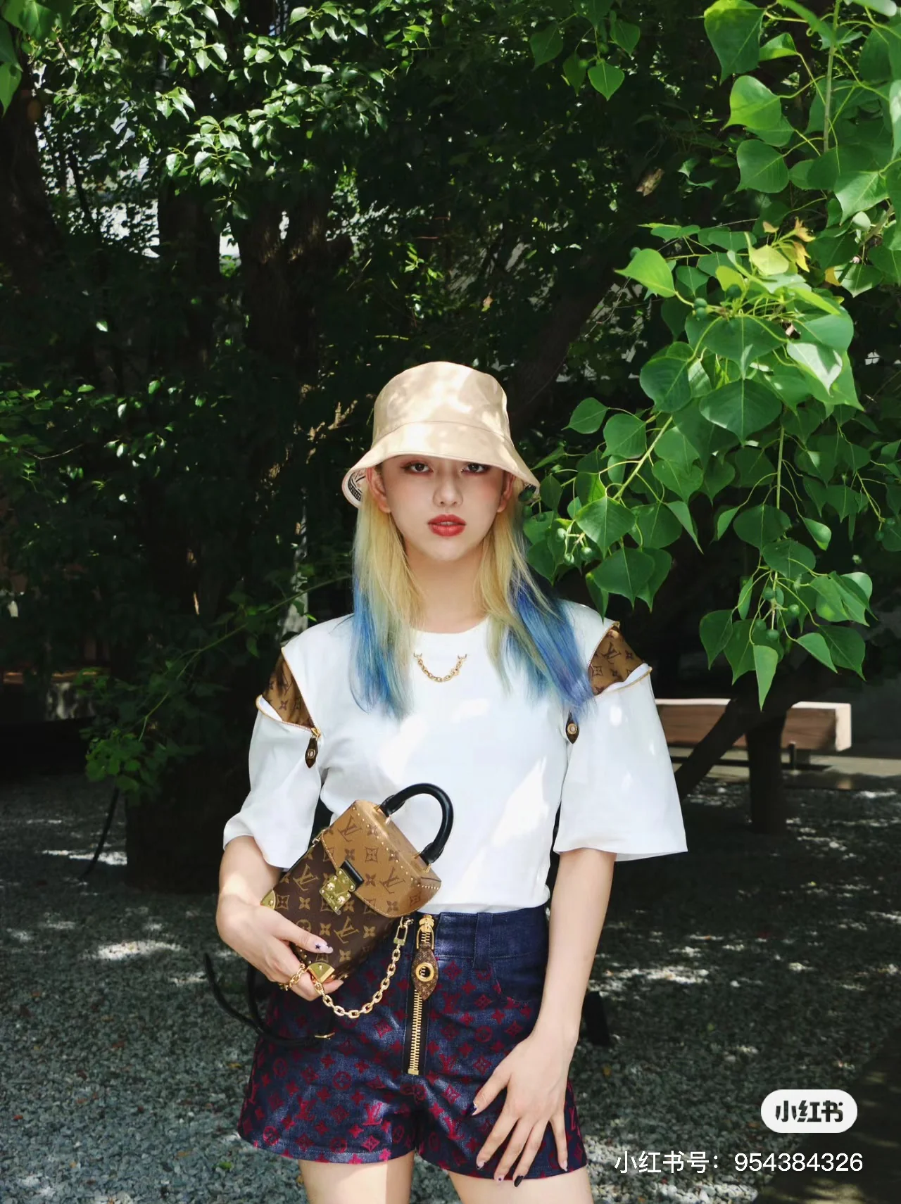 m82465-LV-camera-box-small box bag