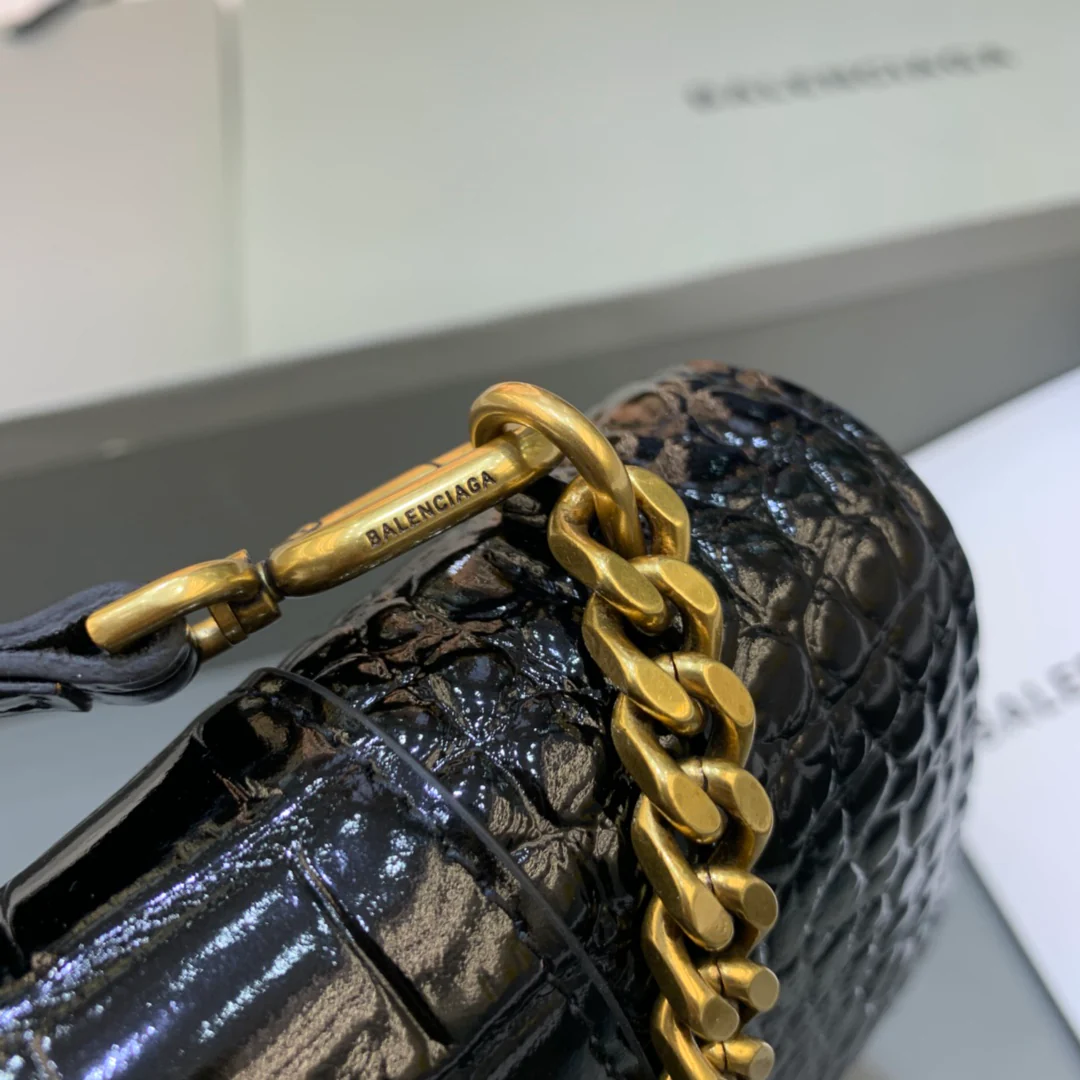 Сумка-кроссбоди Balenciaga Chain Hourglass