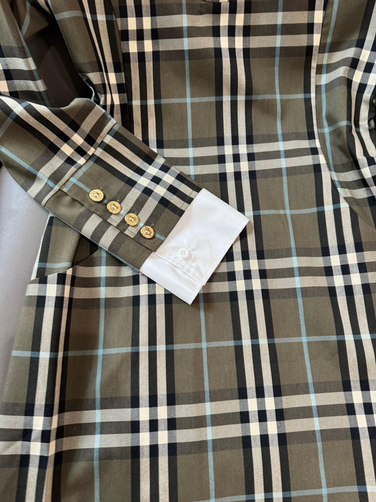 Платье Burberry 2403-24ss в клетку, оливково-зеленое.