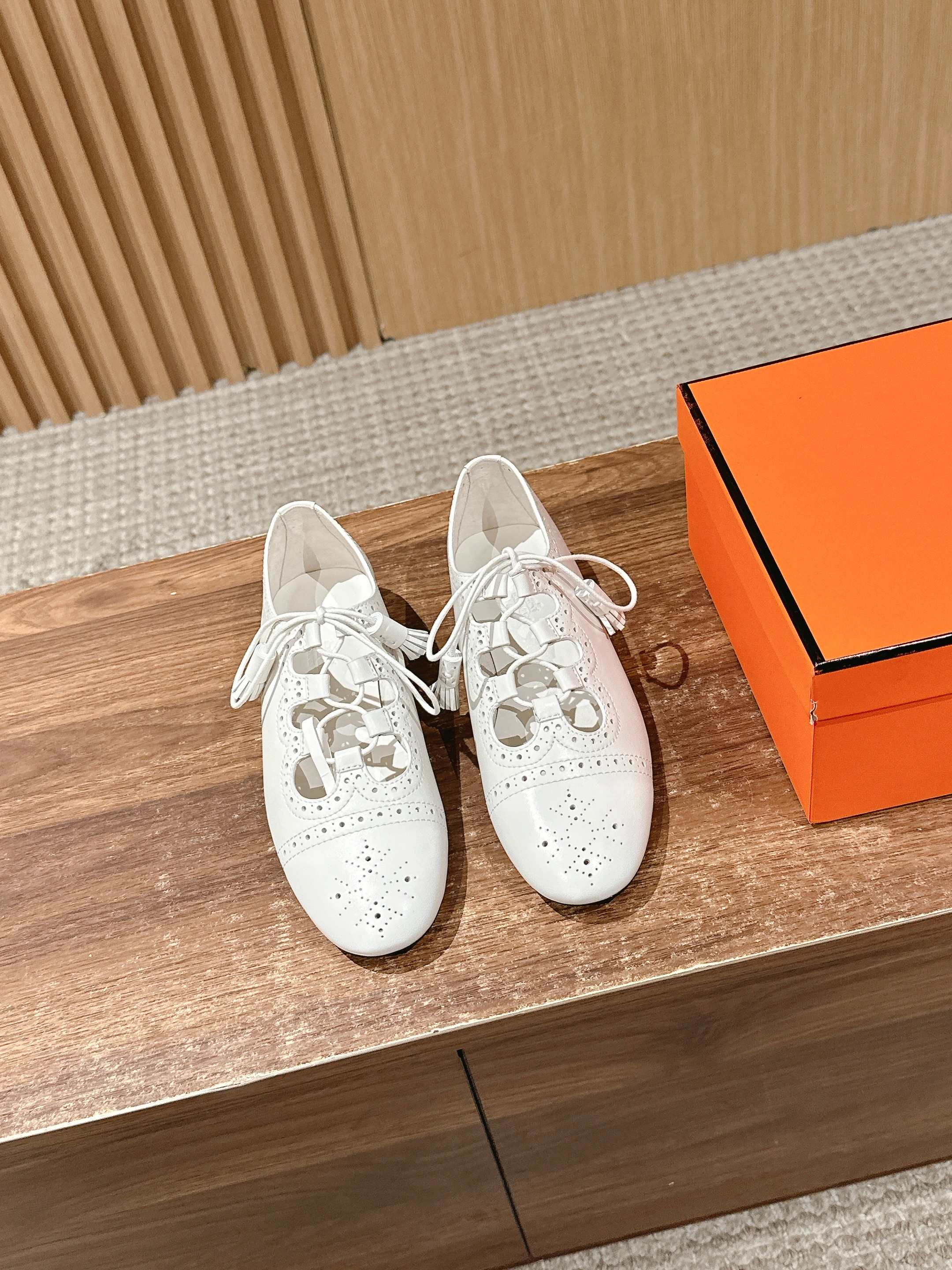 Hermes - Перфорированные балетки - Белые