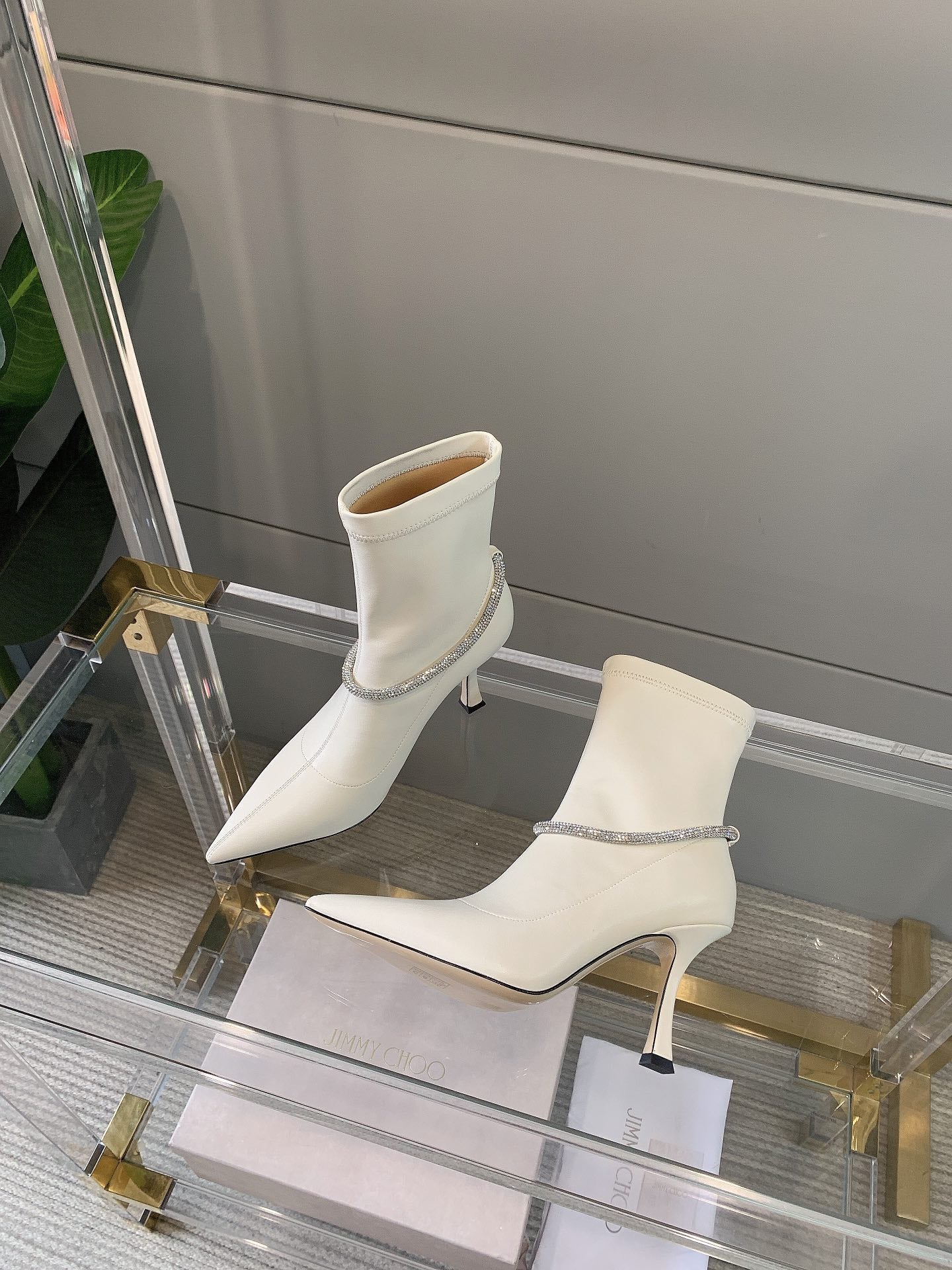 Ботинки Jimmy - Thin Chain Style - на низком каблуке