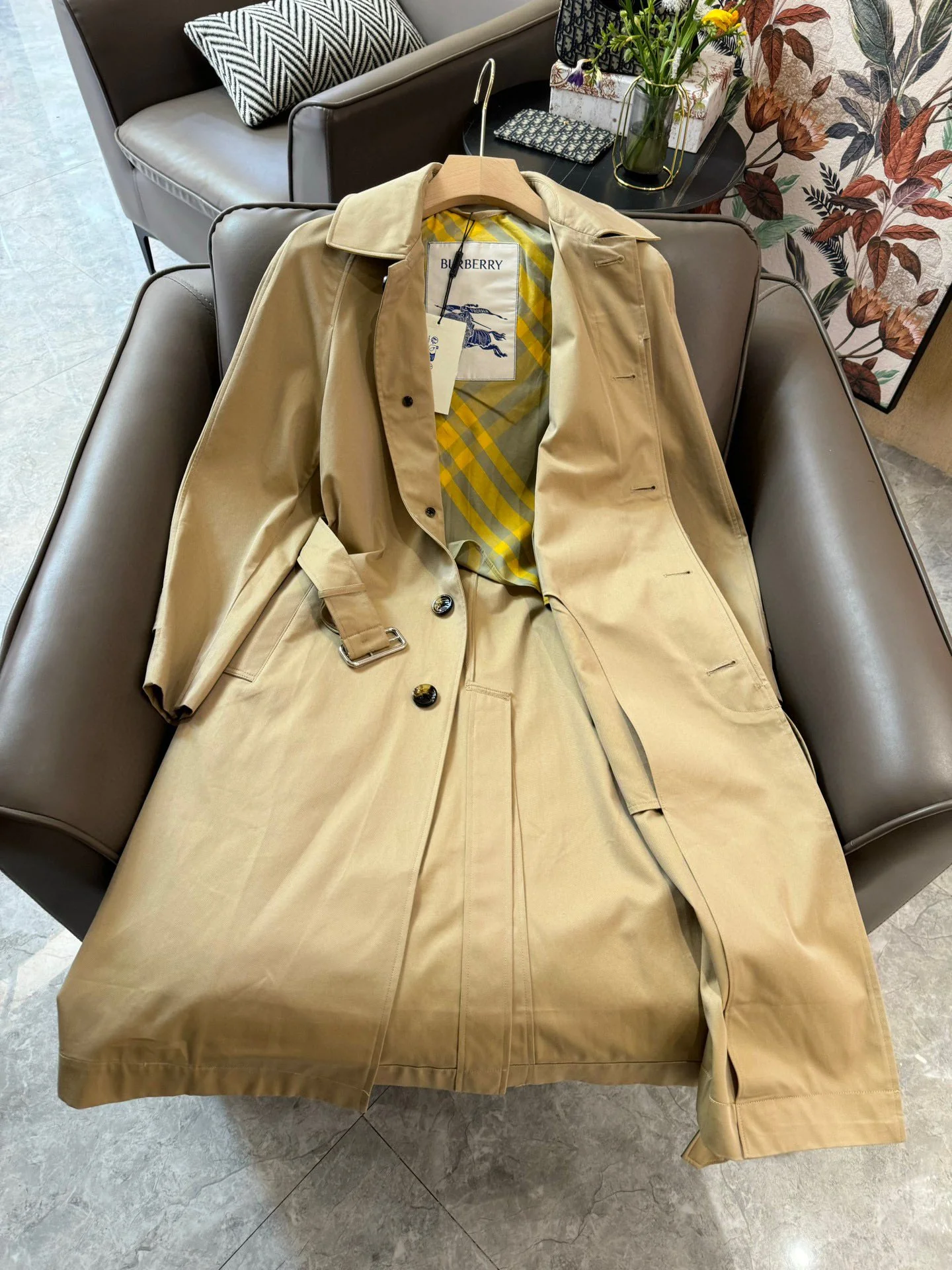 Тренч Burberry 2403-24ss на шнуровке, светло-коричневый.