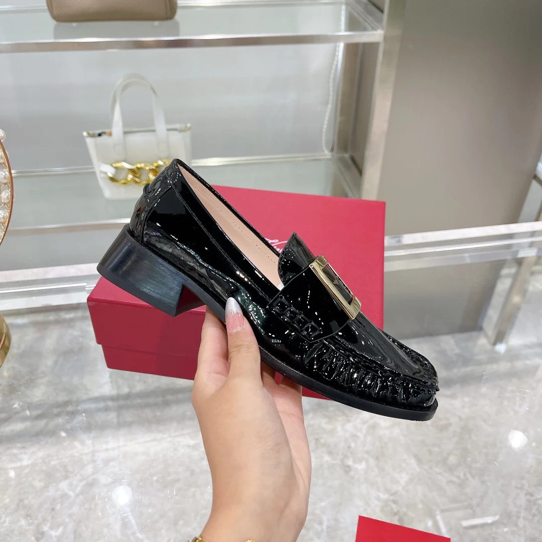 Лакированные лоферы с квадратной пряжкой — черные