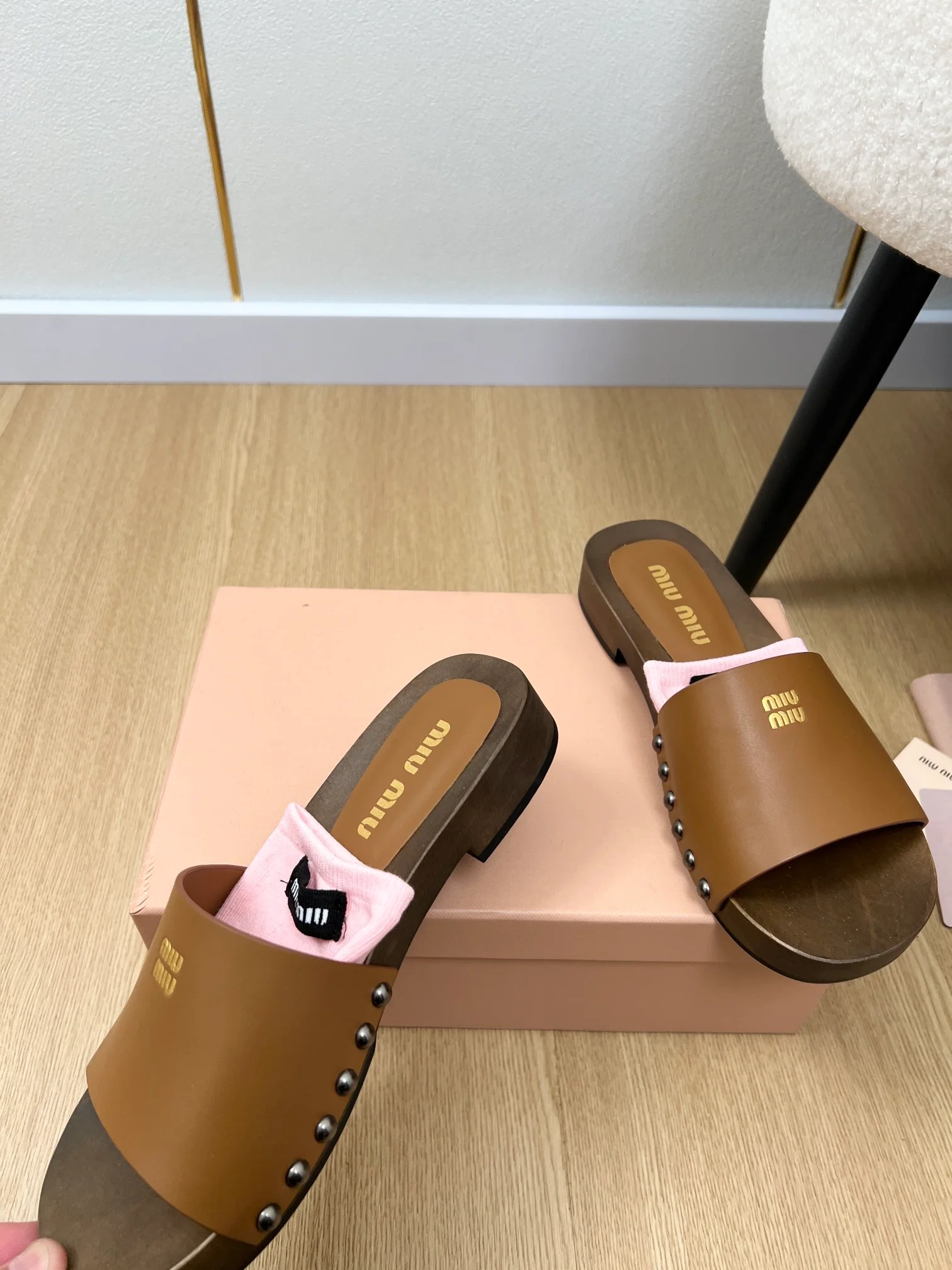 Деревянные тапочки Miu Miu 2024 - Кофе