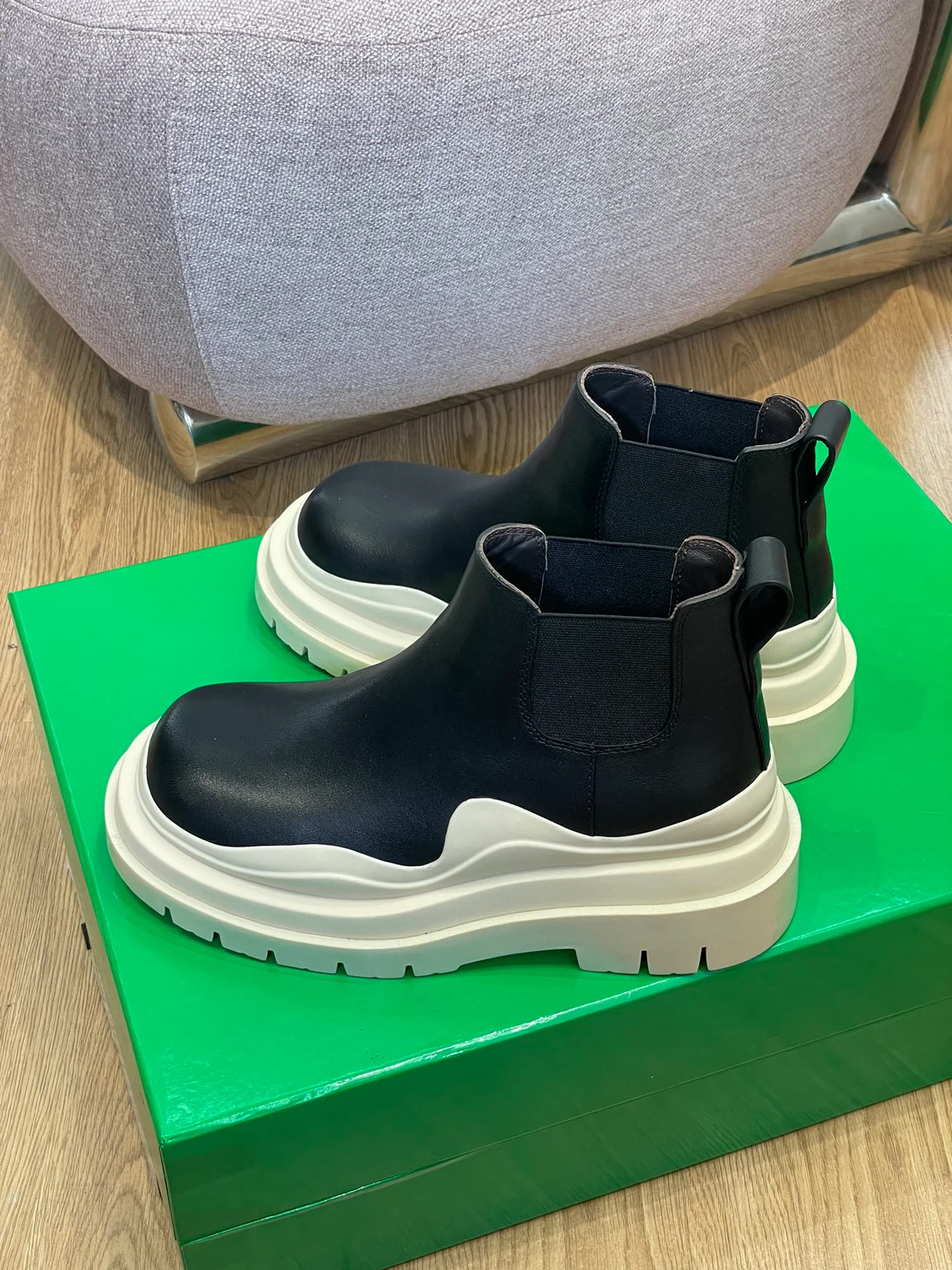 BV - Белые ботильоны на платформе