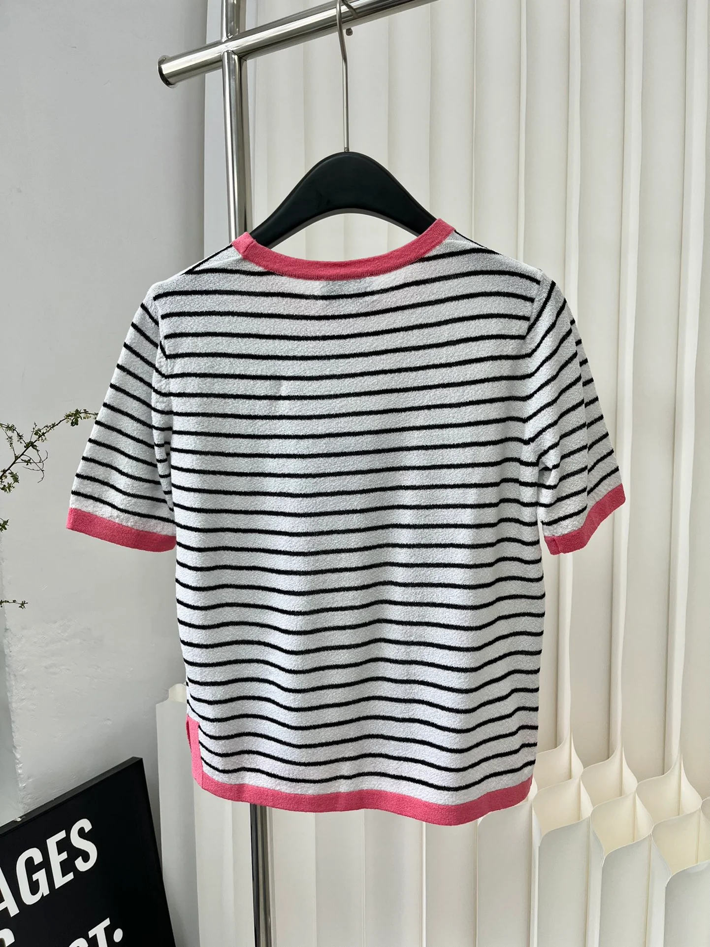 Вязаный топ Chanel 2403 в полоску с короткими рукавами