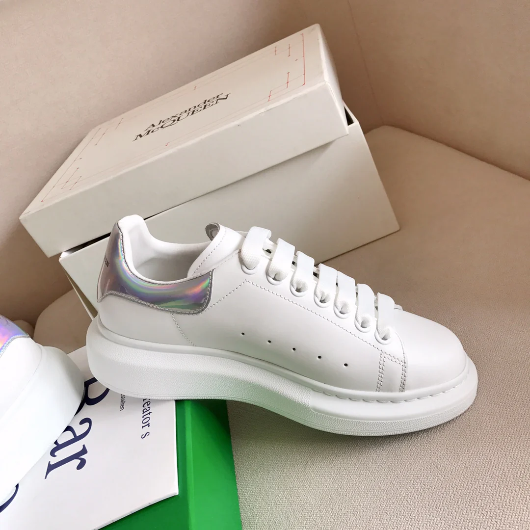 Классические белые кроссовки McQueen - светоотражающие серые