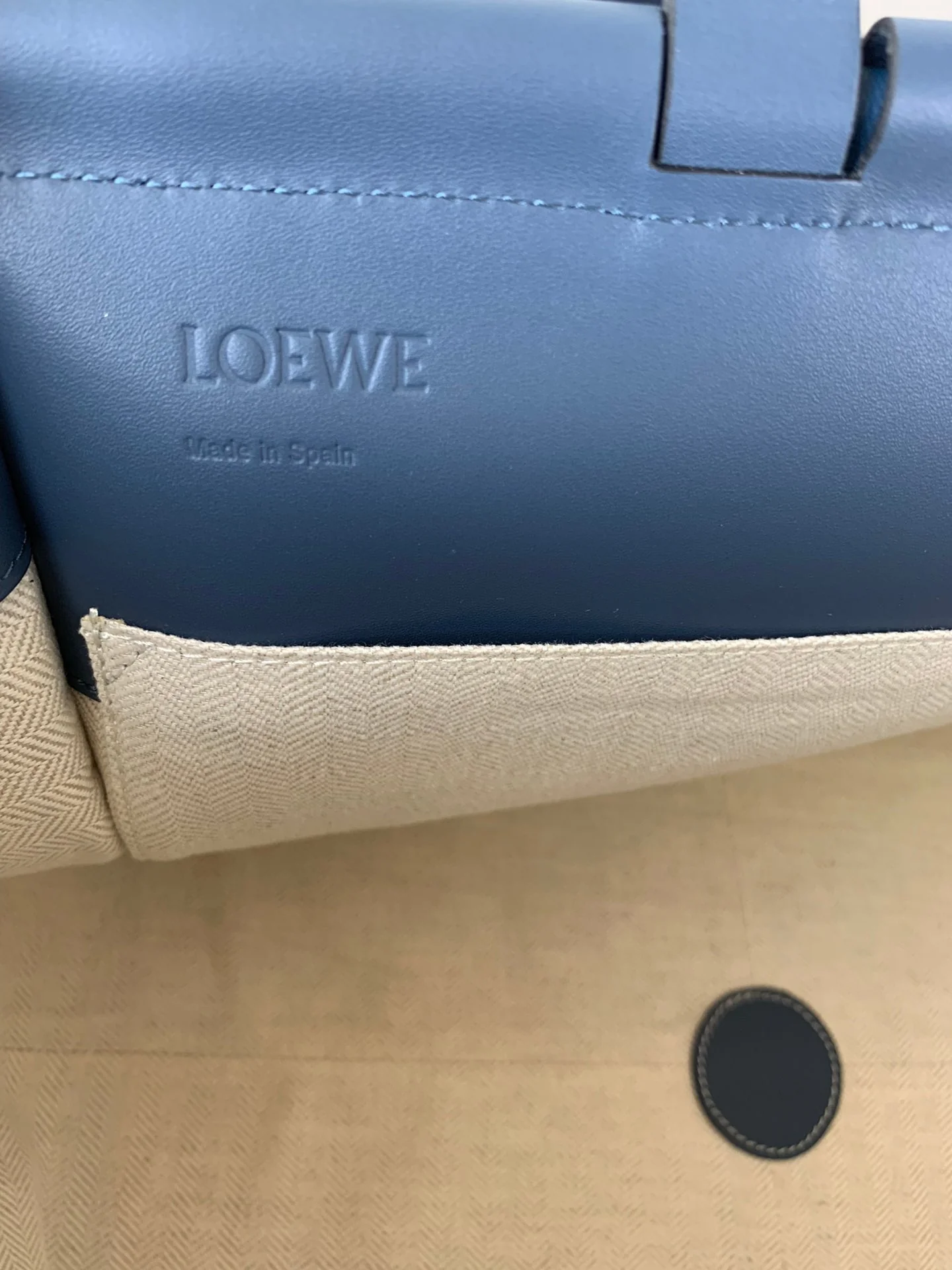 Сумка-тоут Loewe из телячьей кожи, темно-синяя