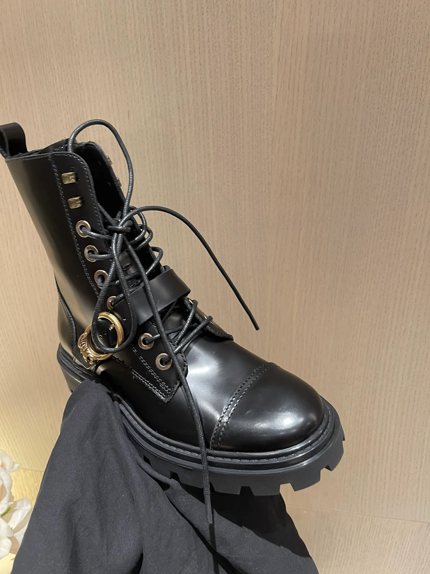 Tods - Новинка сезона осень/зима 2022 - Ботинки Martin