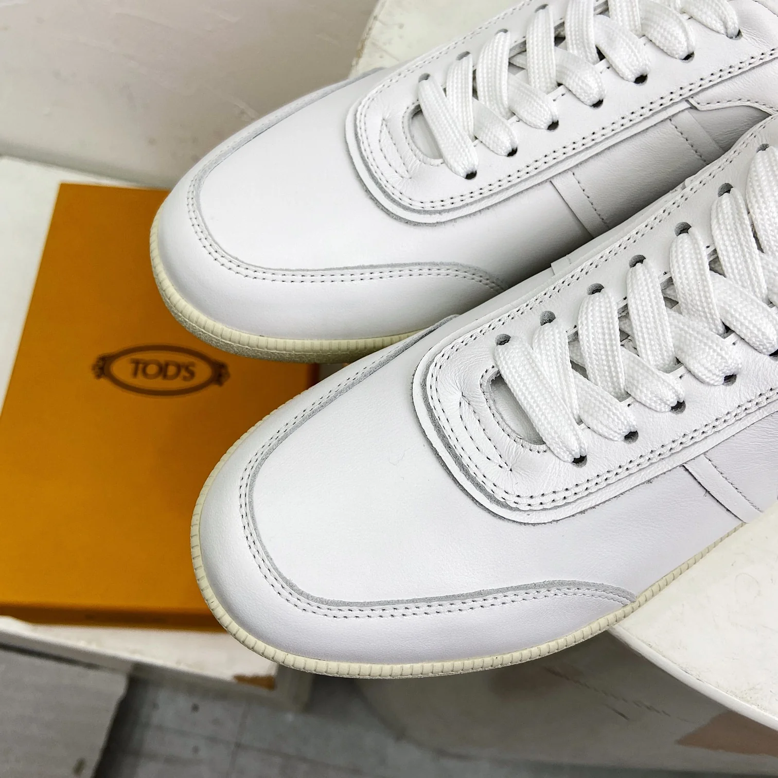 Tods - Туфли на плоской подошве - Повседневная обувь - Белые кроссовки