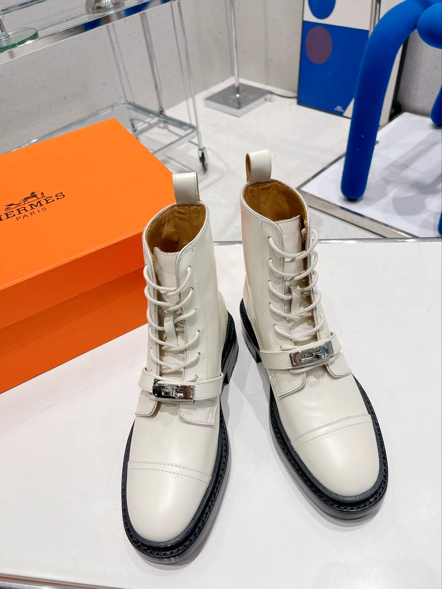 Hermes - Новинка сезона осень/зима 2022 - Ботильоны Kelly