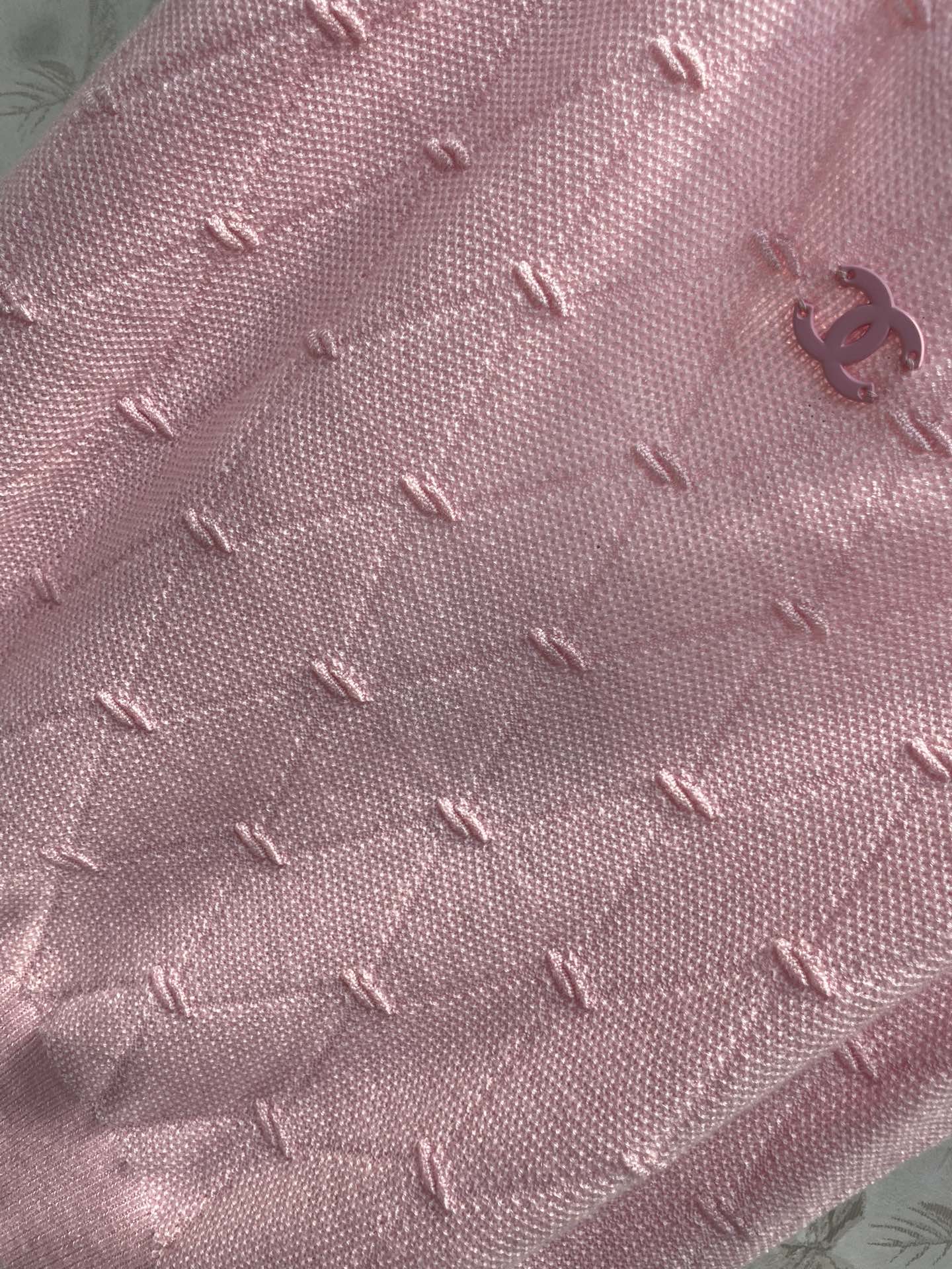 Chanel - 2403-24 Новинка ранней весны: длинный жилет из жаккардовой вязки с ромбовидным узором - розовый