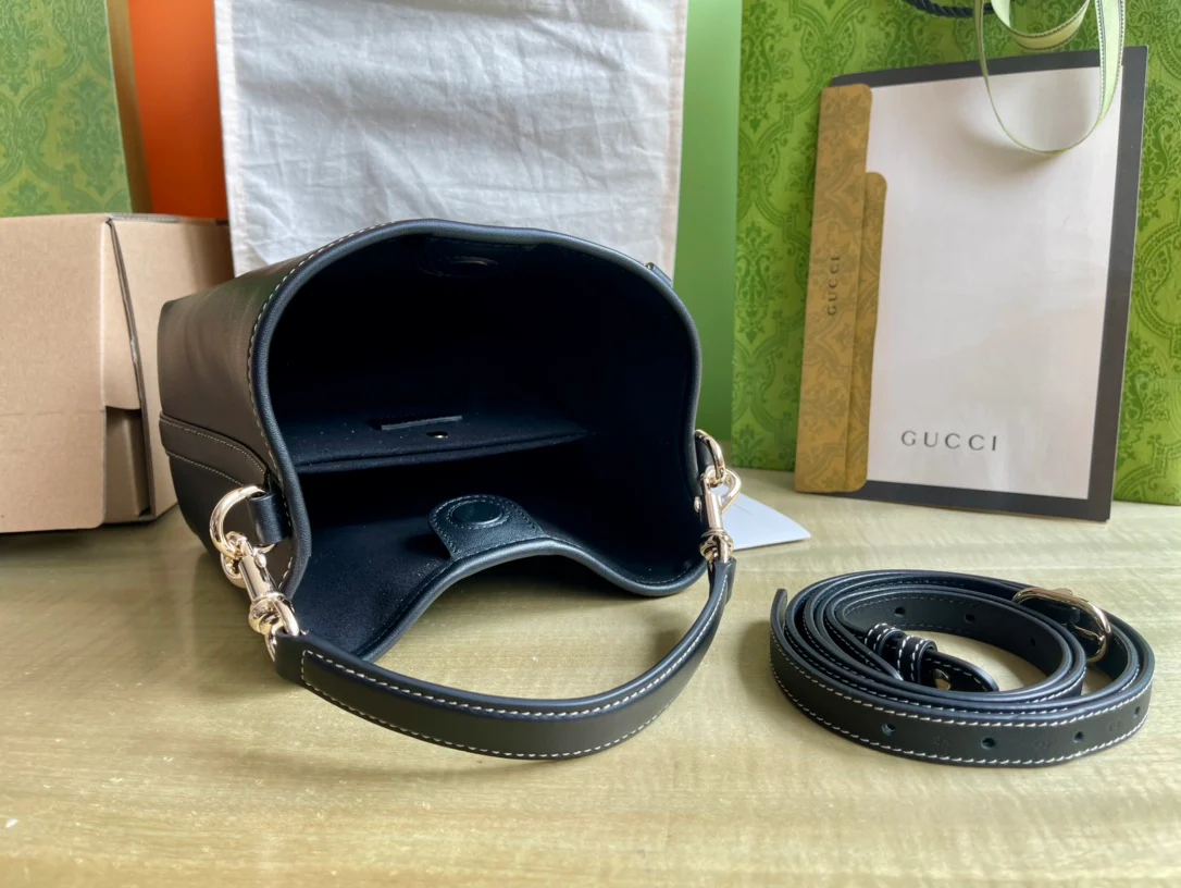 Мини-сумка-ведро Gucci 2025 из гладкой кожи - черная