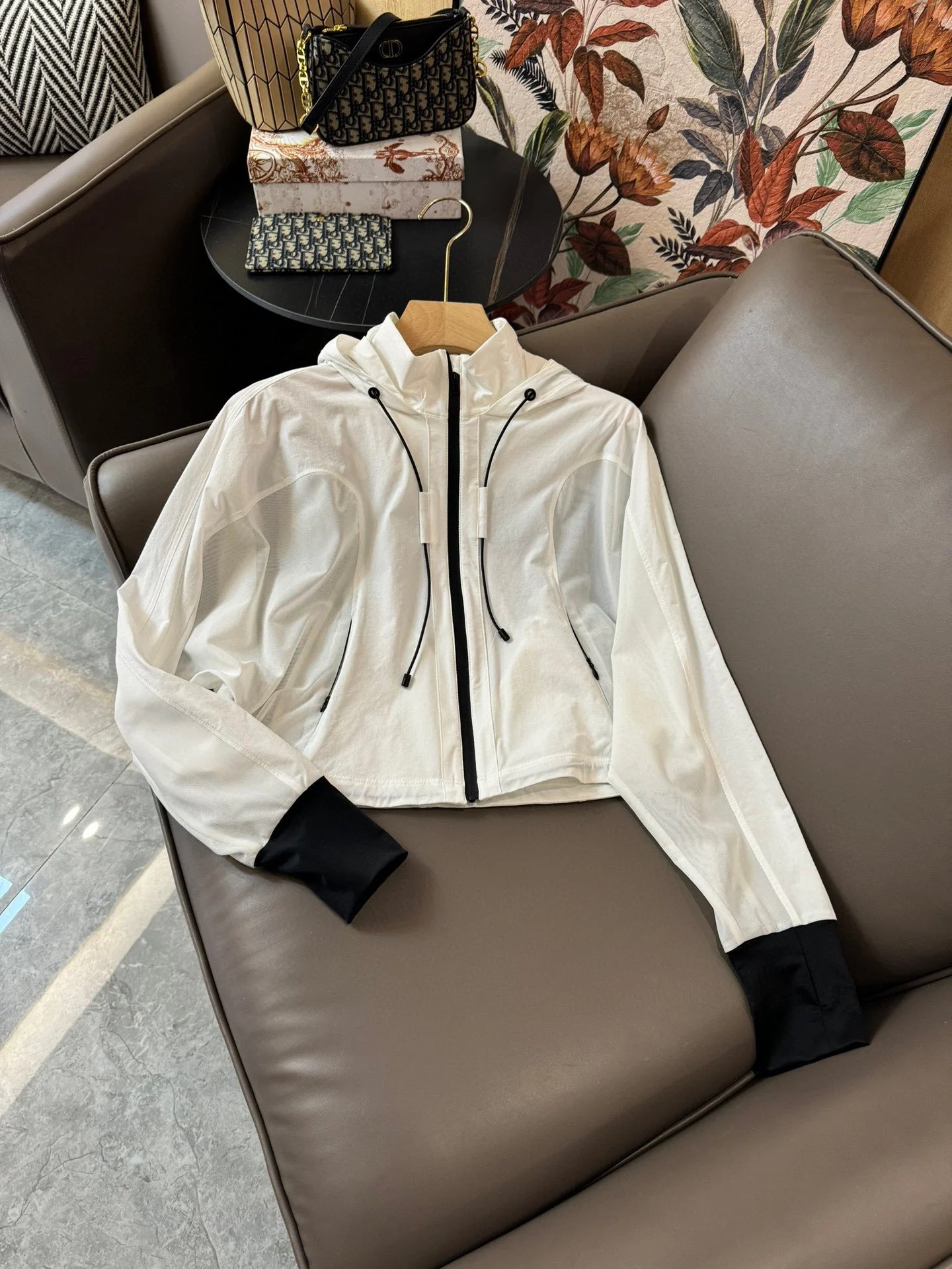 Новая солнцезащитная одежда Chanel 2403-24ss - белая.