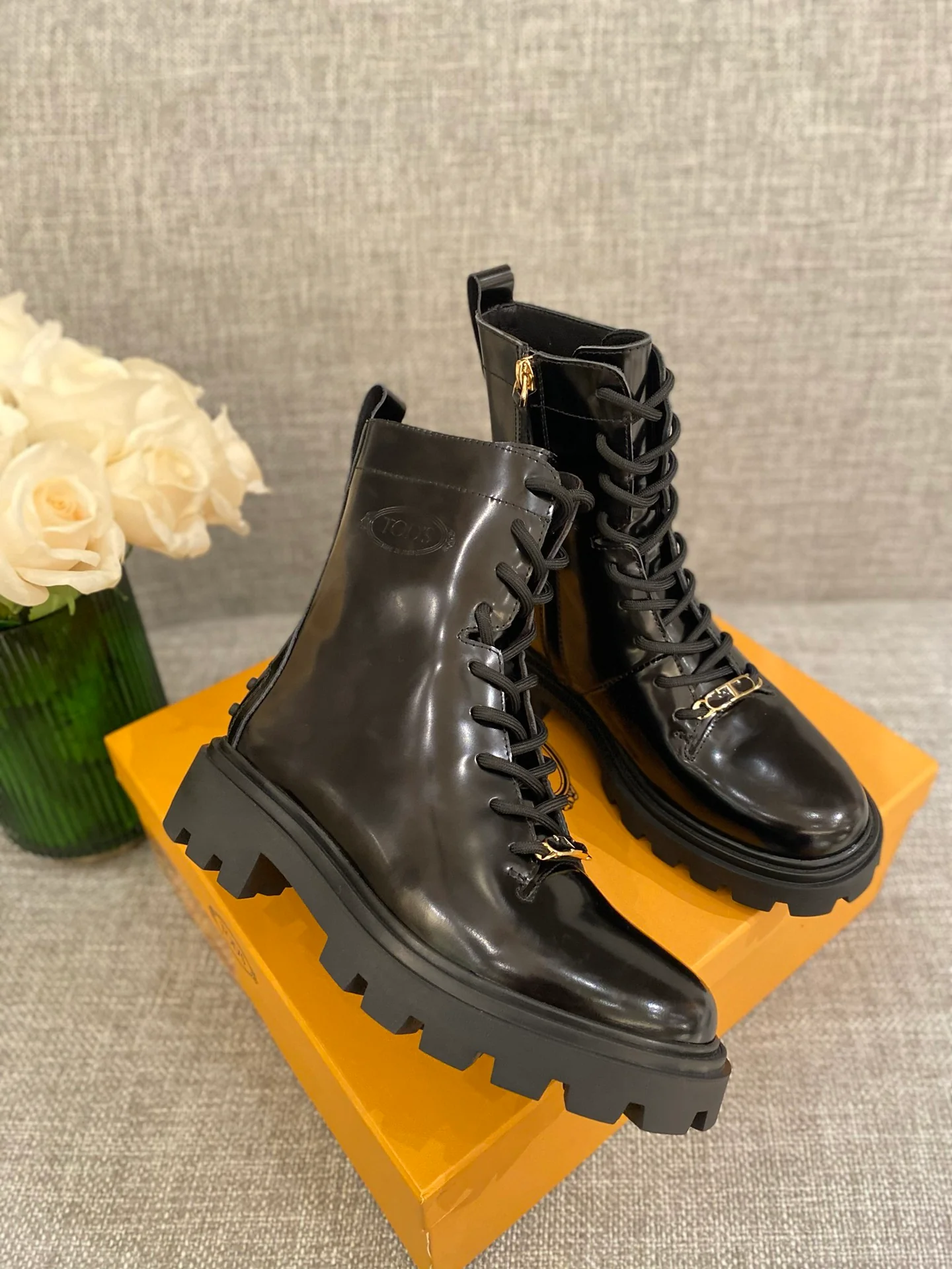 Ботинки на платформе Tods до середины икры