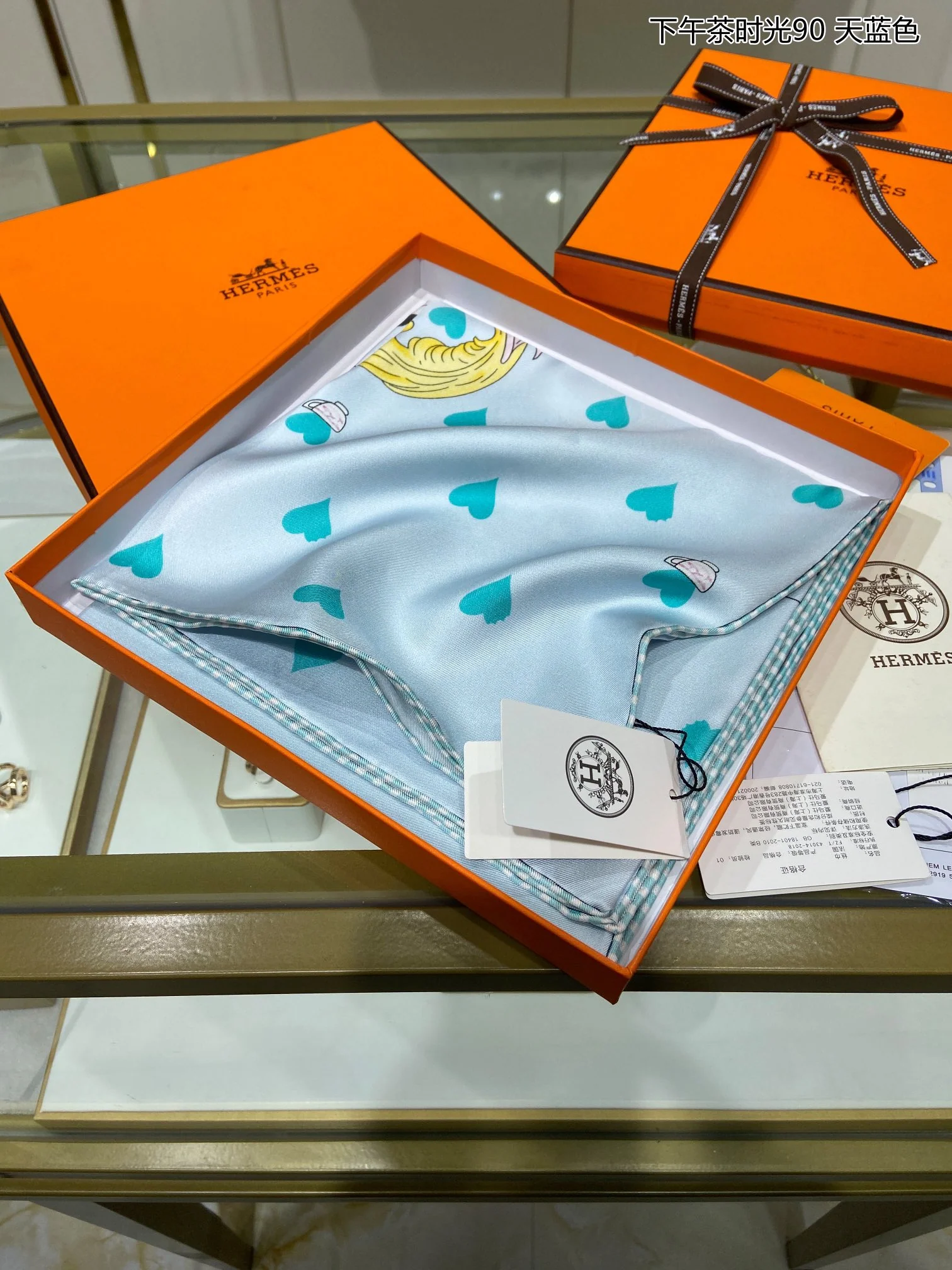 Hermes - Послеобеденное чаепитие - 90 шелковых шарфов