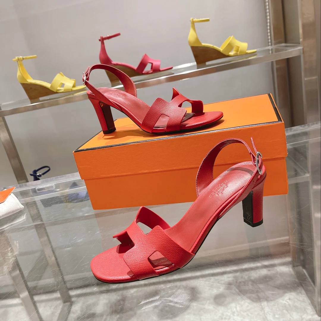 Новинка весны 2022 года от Hermes - Сандалии на массивном каблуке - 1