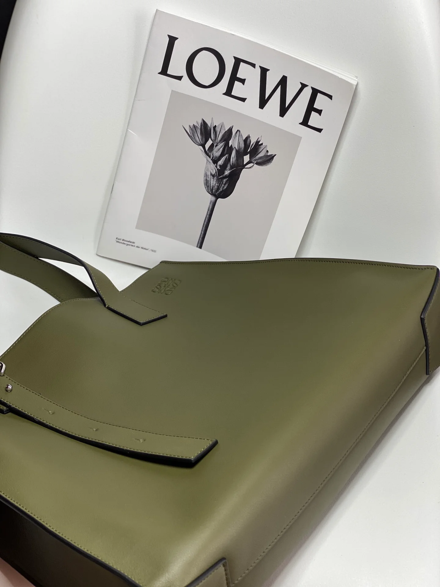 Сумка-тоут Loewe с горизонтальной пряжкой, 3