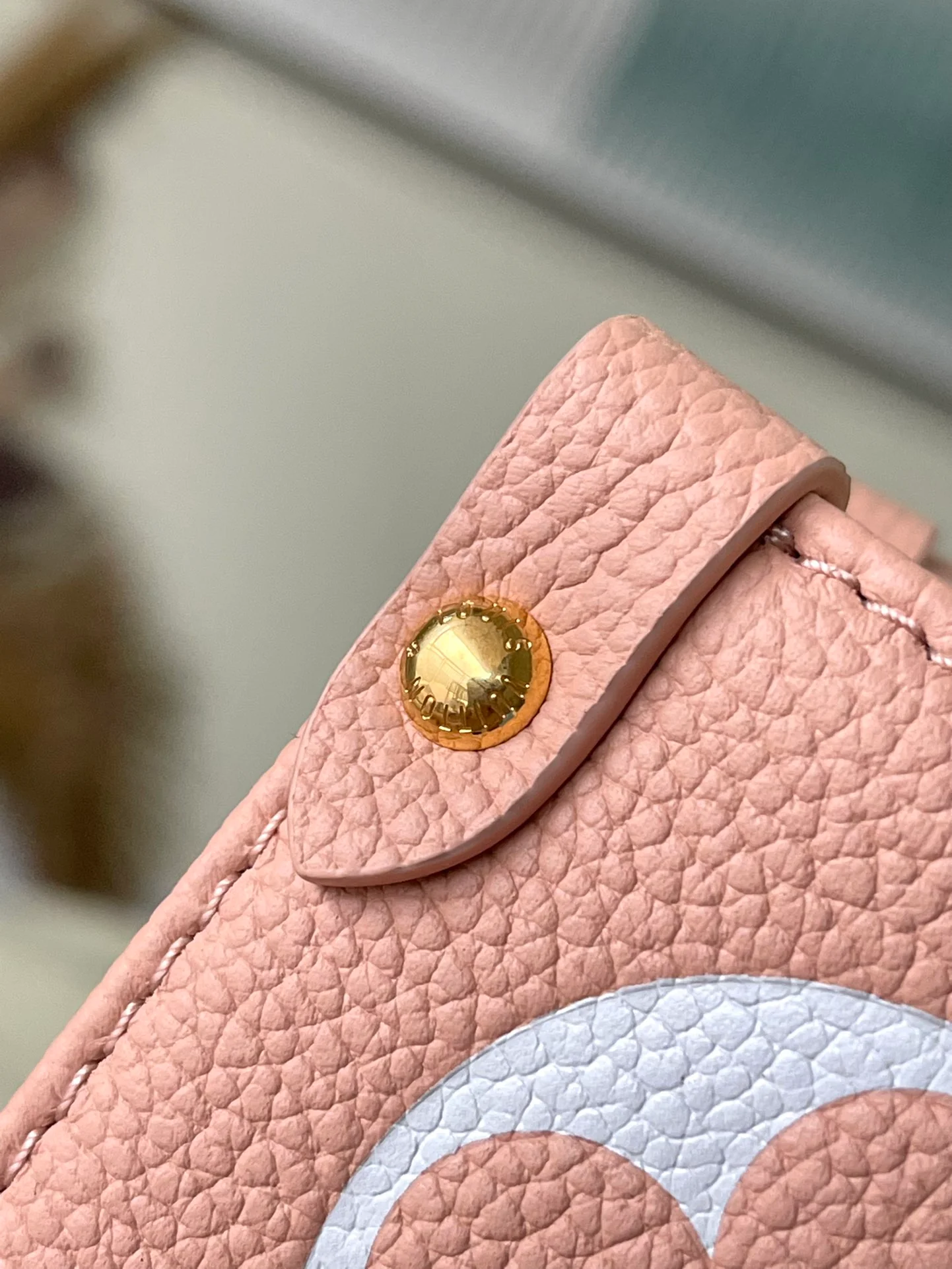 m46286-LV-onthego-mm-pink