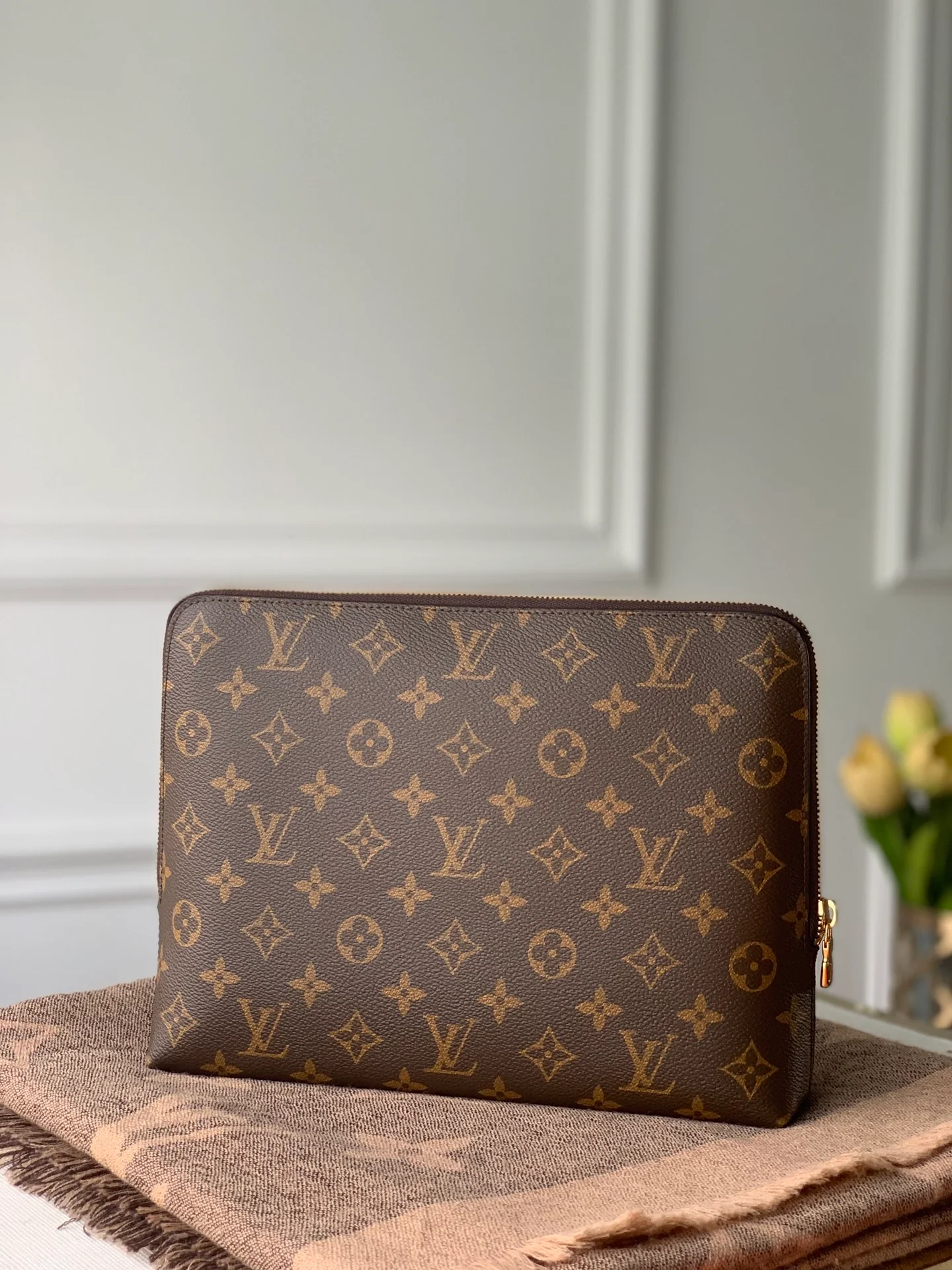 lv-m60417-new-pouch clutch