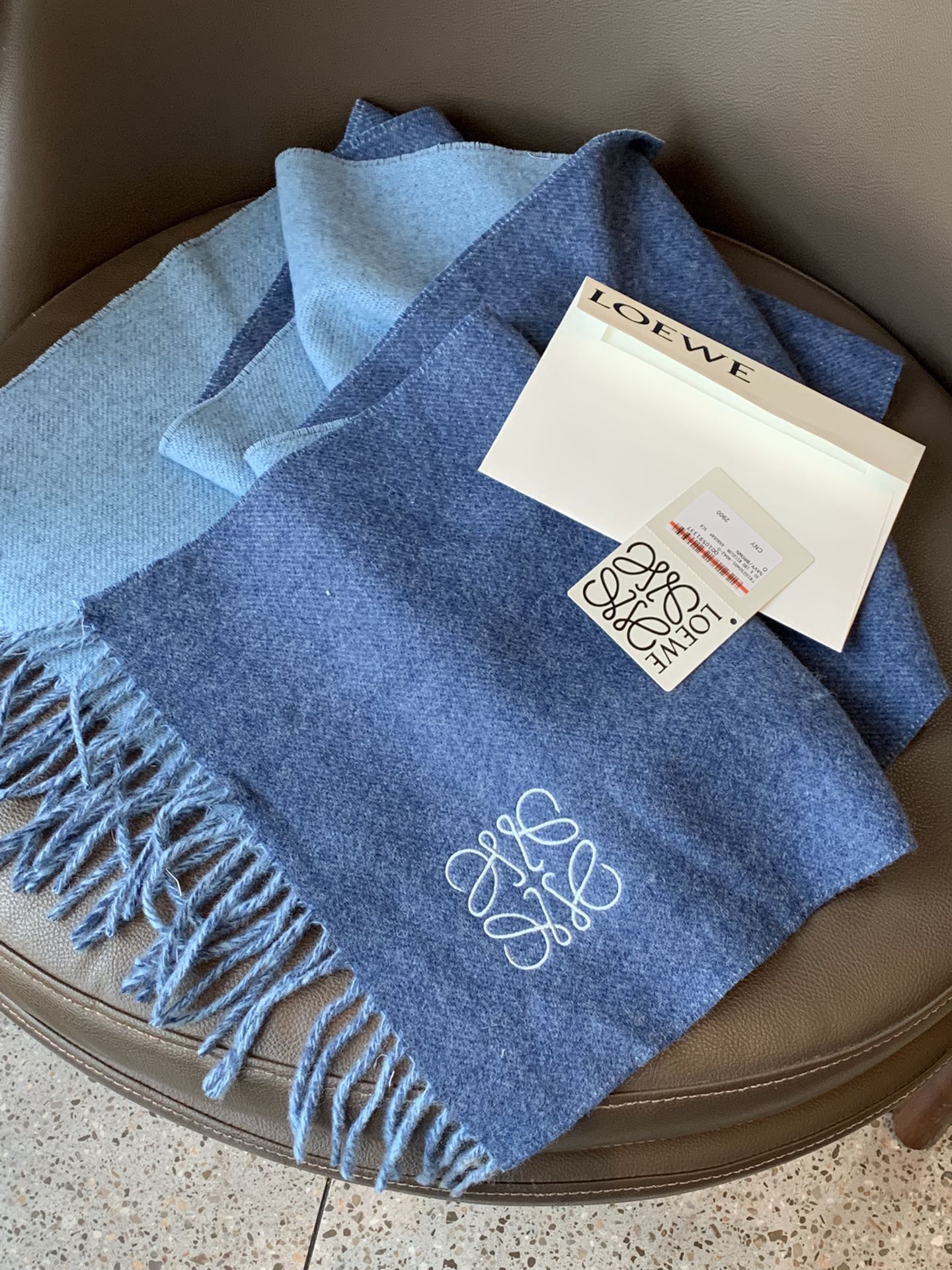 Шарф Lolwei с кисточками, однотонный, 90 г, австралийская шерсть, 10 г, кашемир, синий.