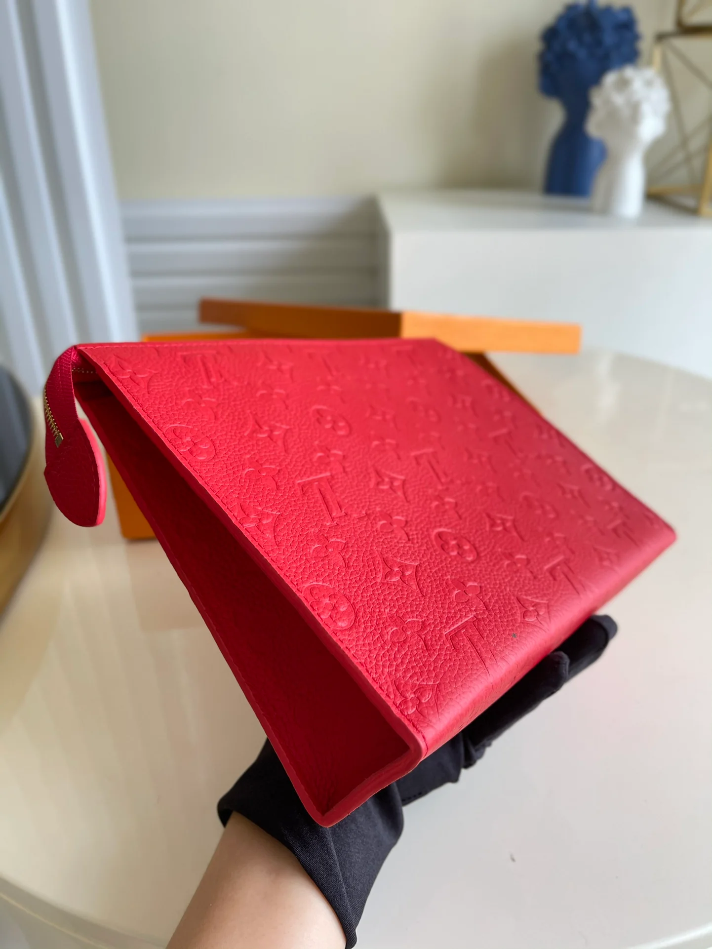 LV-M45665-Красная рельефная застежка-клатч