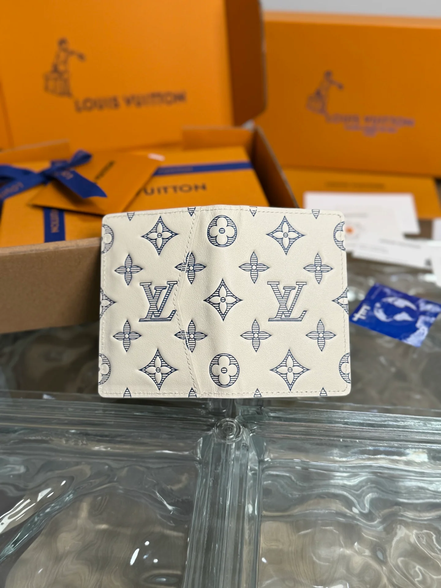 Кошелек LV-m83377-monogram-shadow Pocket Wallet-white